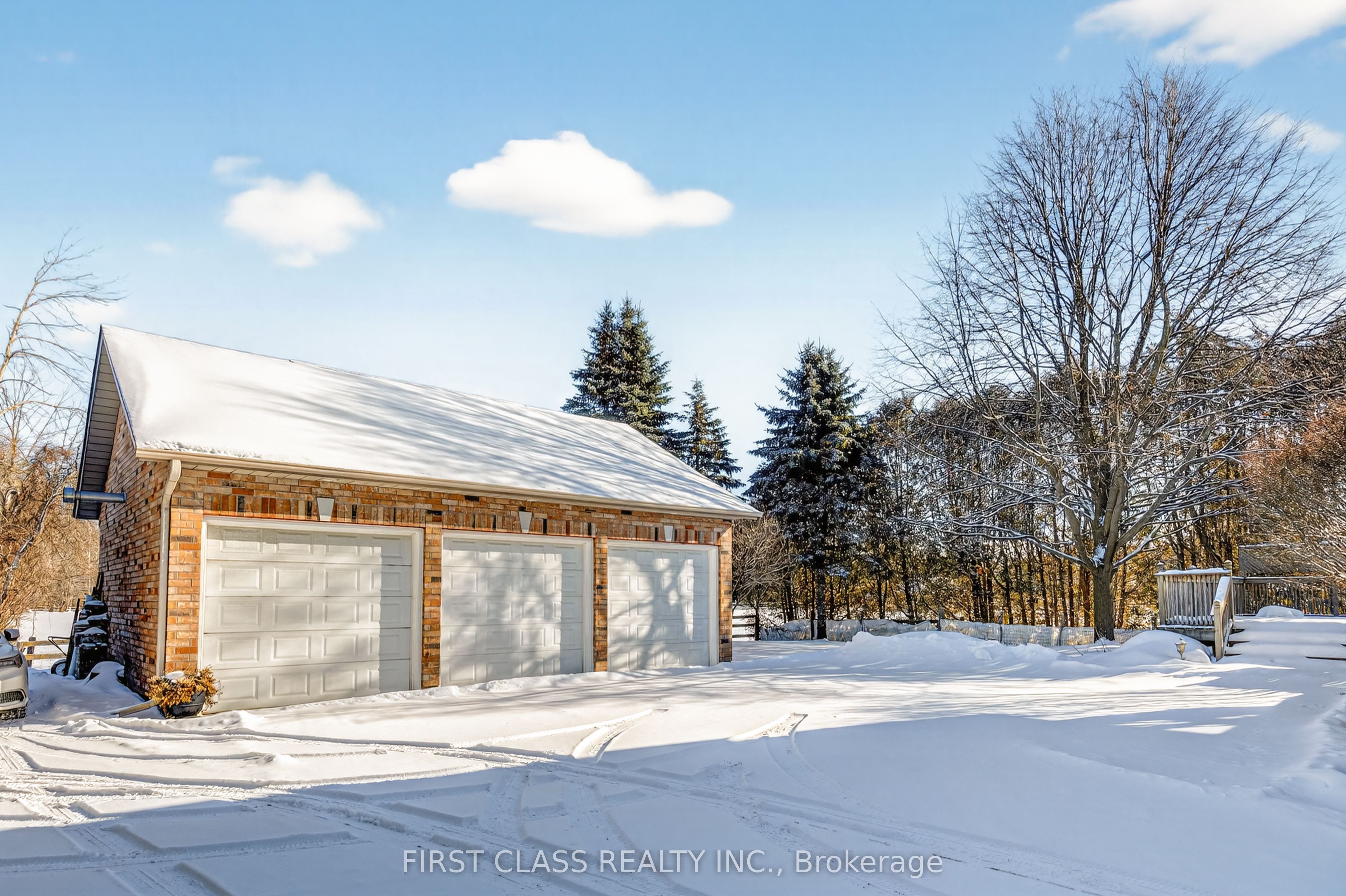 20173 Bathurst Street, East Gwillimbury 3