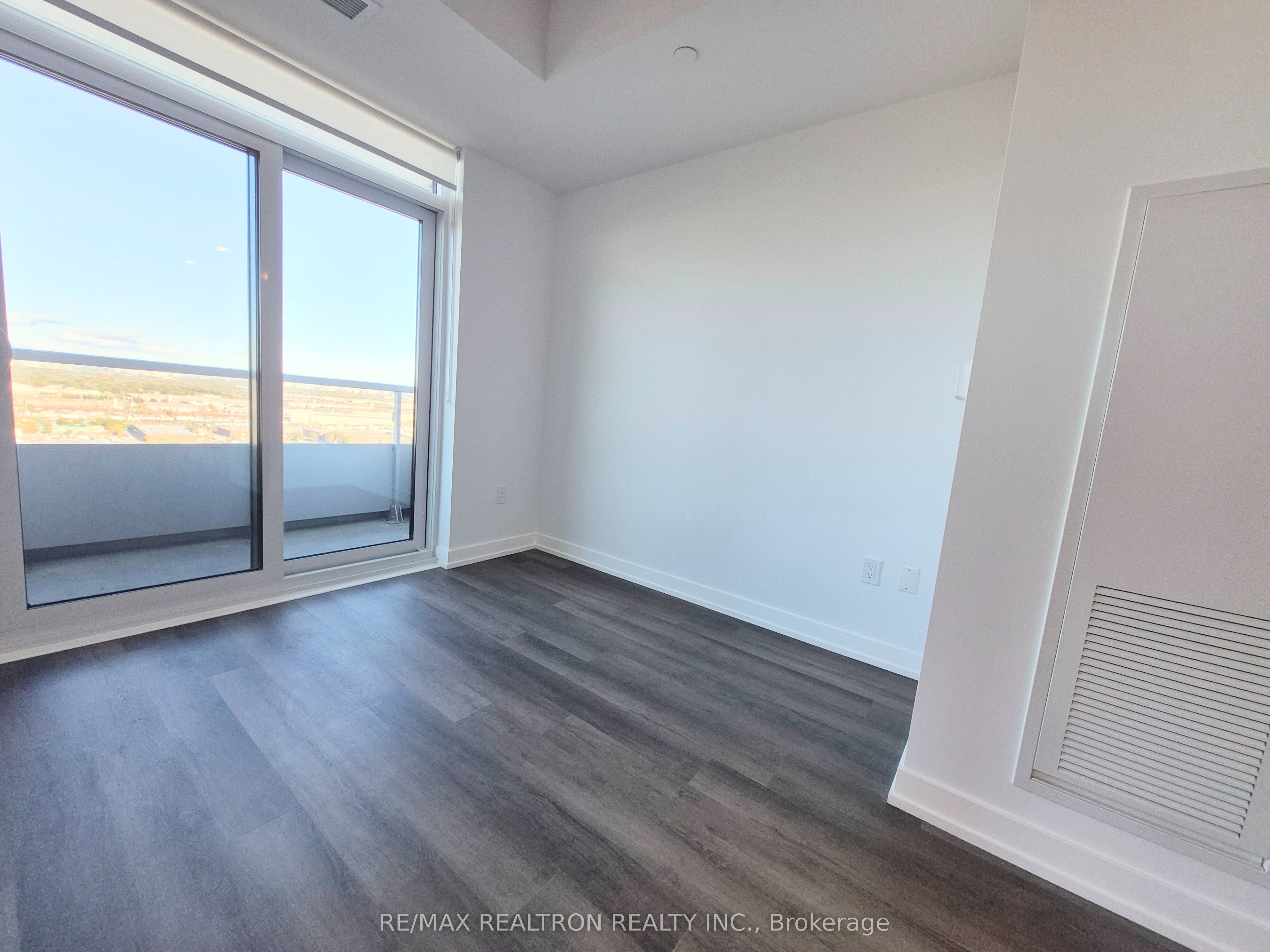 Unit 1802 - 5 Meadowdale Road, Vaughan 4
