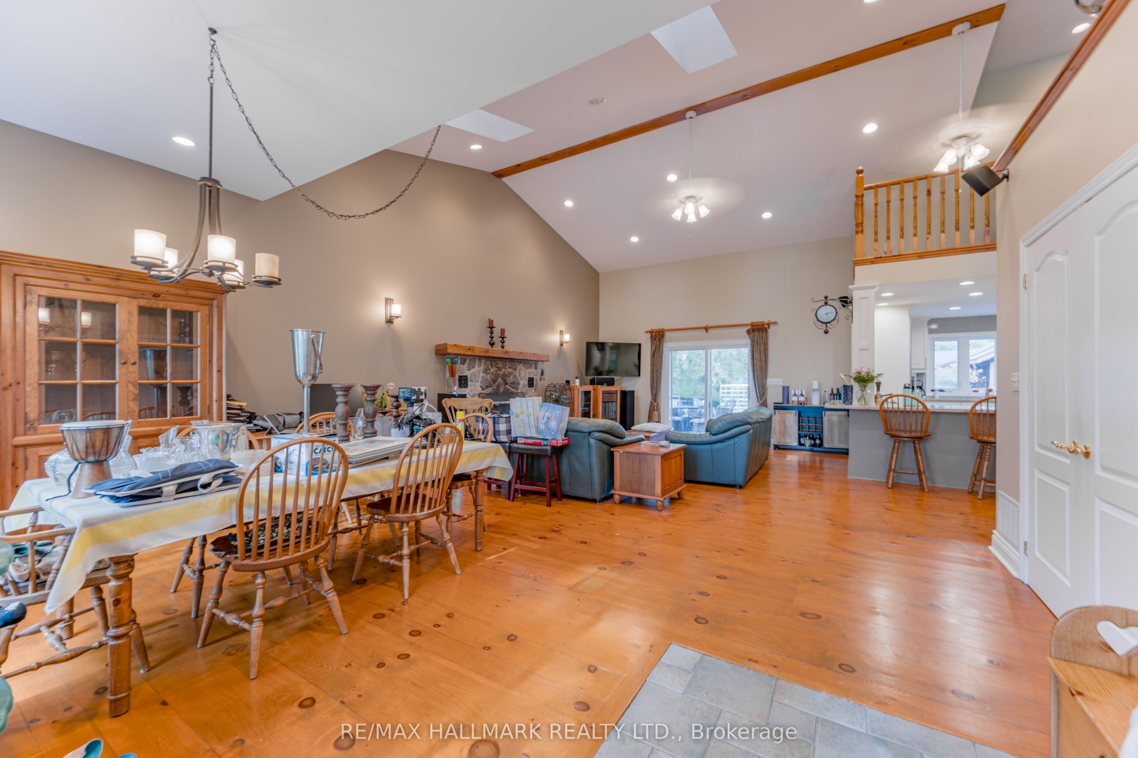 361 Lake Drive N, Georgina 2