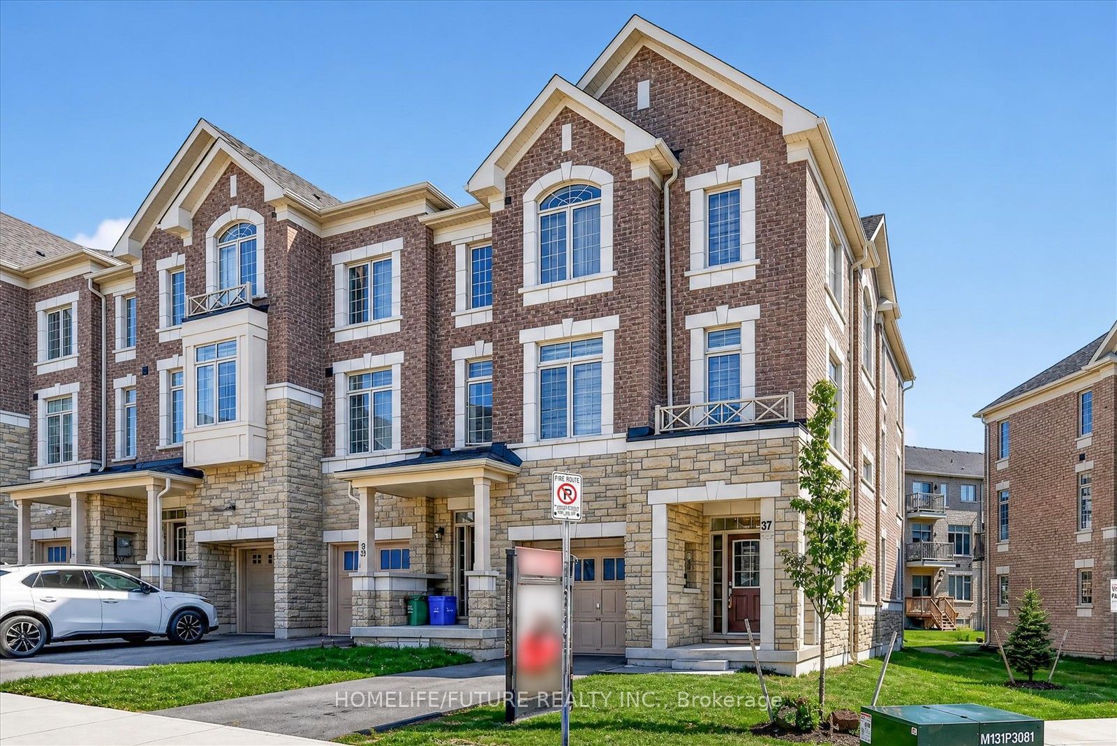 37 ANDRESS Way, Markham 3