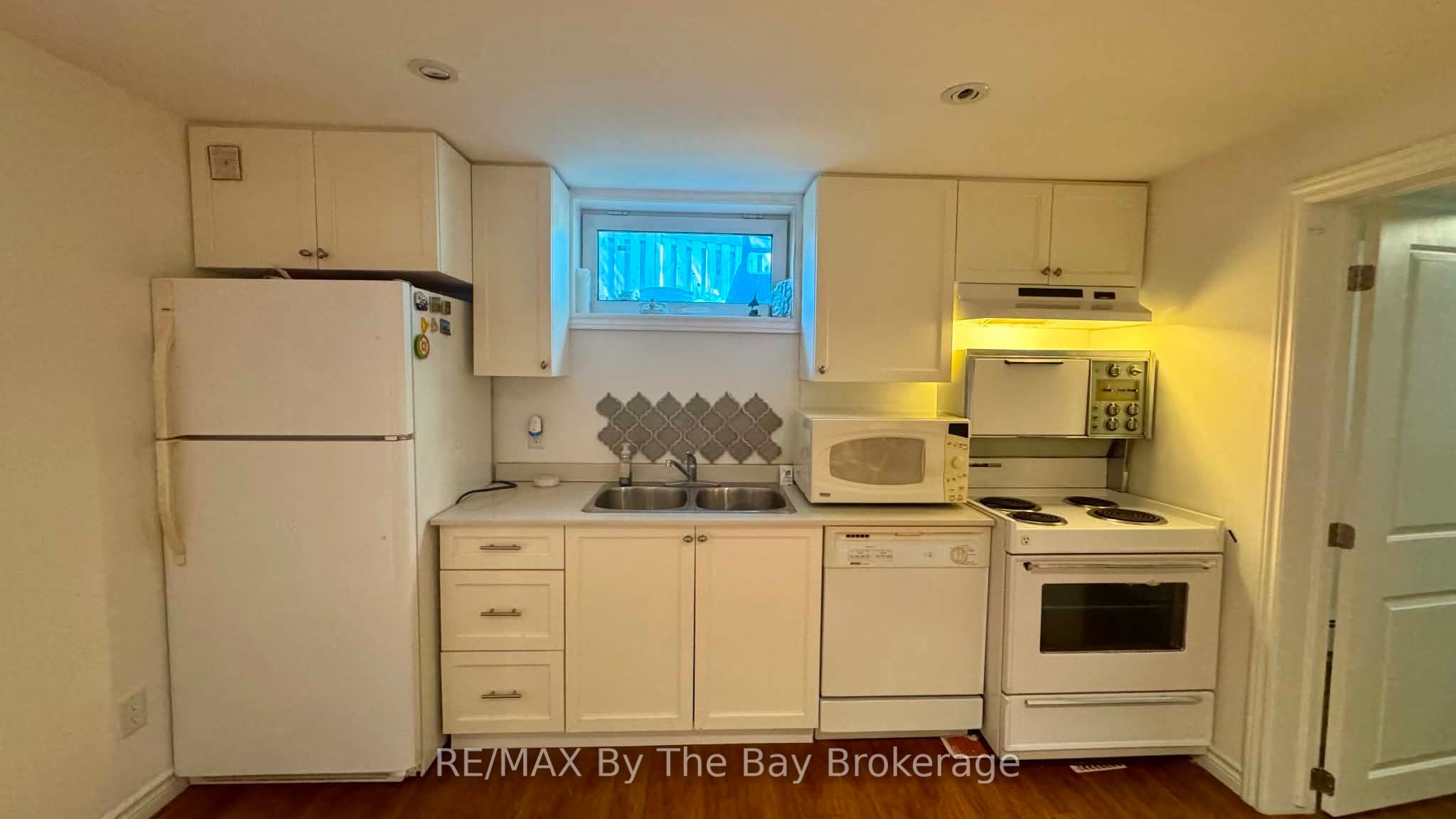 Unit Lower Unit - 130 Letitia Street, Barrie 4