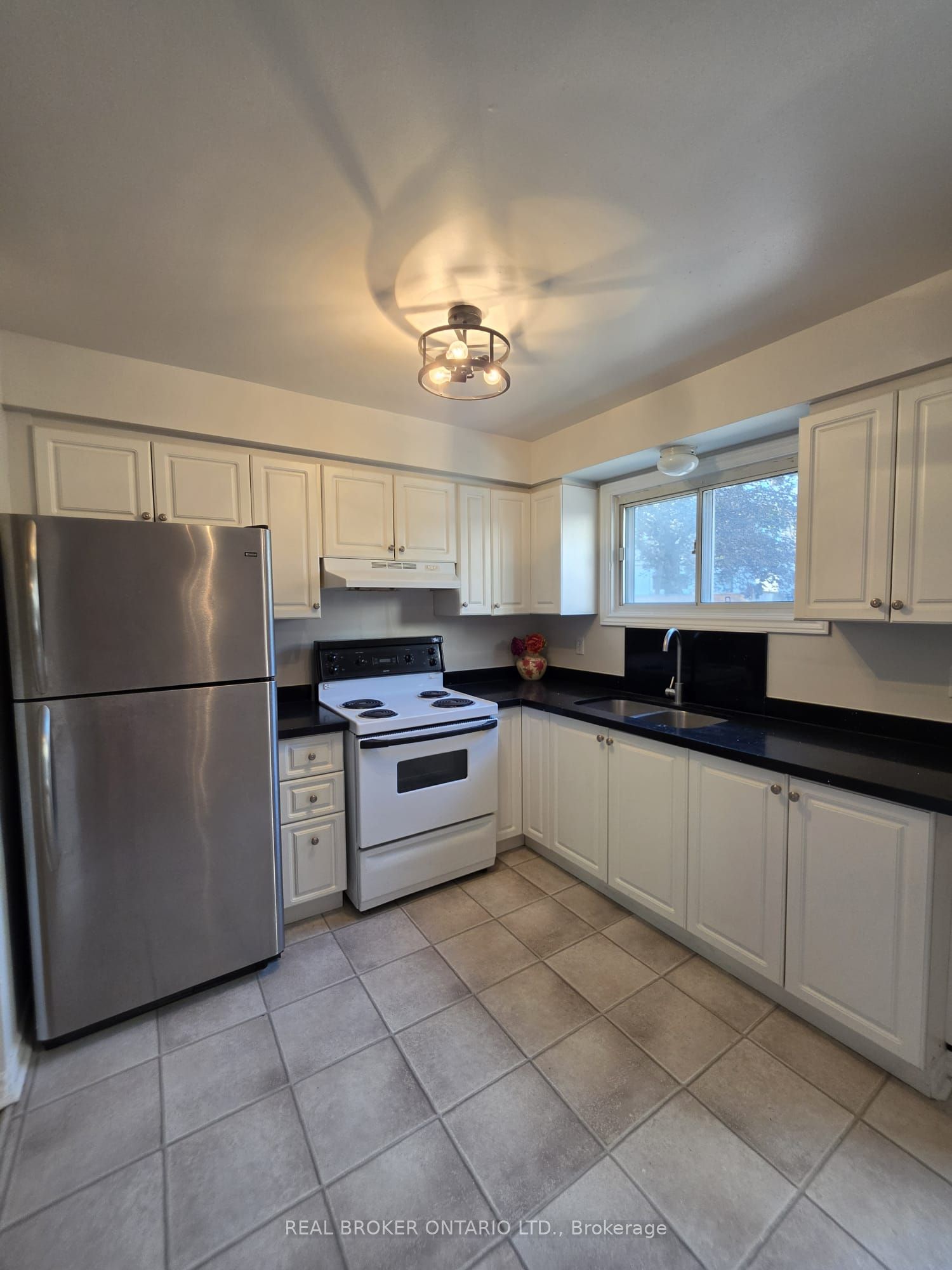 Unit 12 - 275 Blake Street, Barrie 3