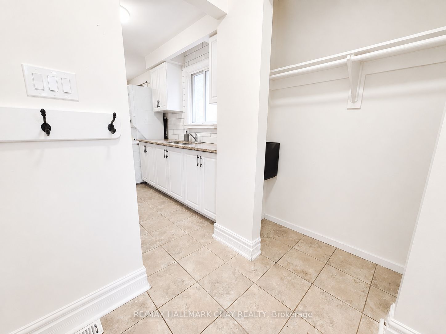 Unit UPPER - 88 B Bernick Drive, Barrie 3