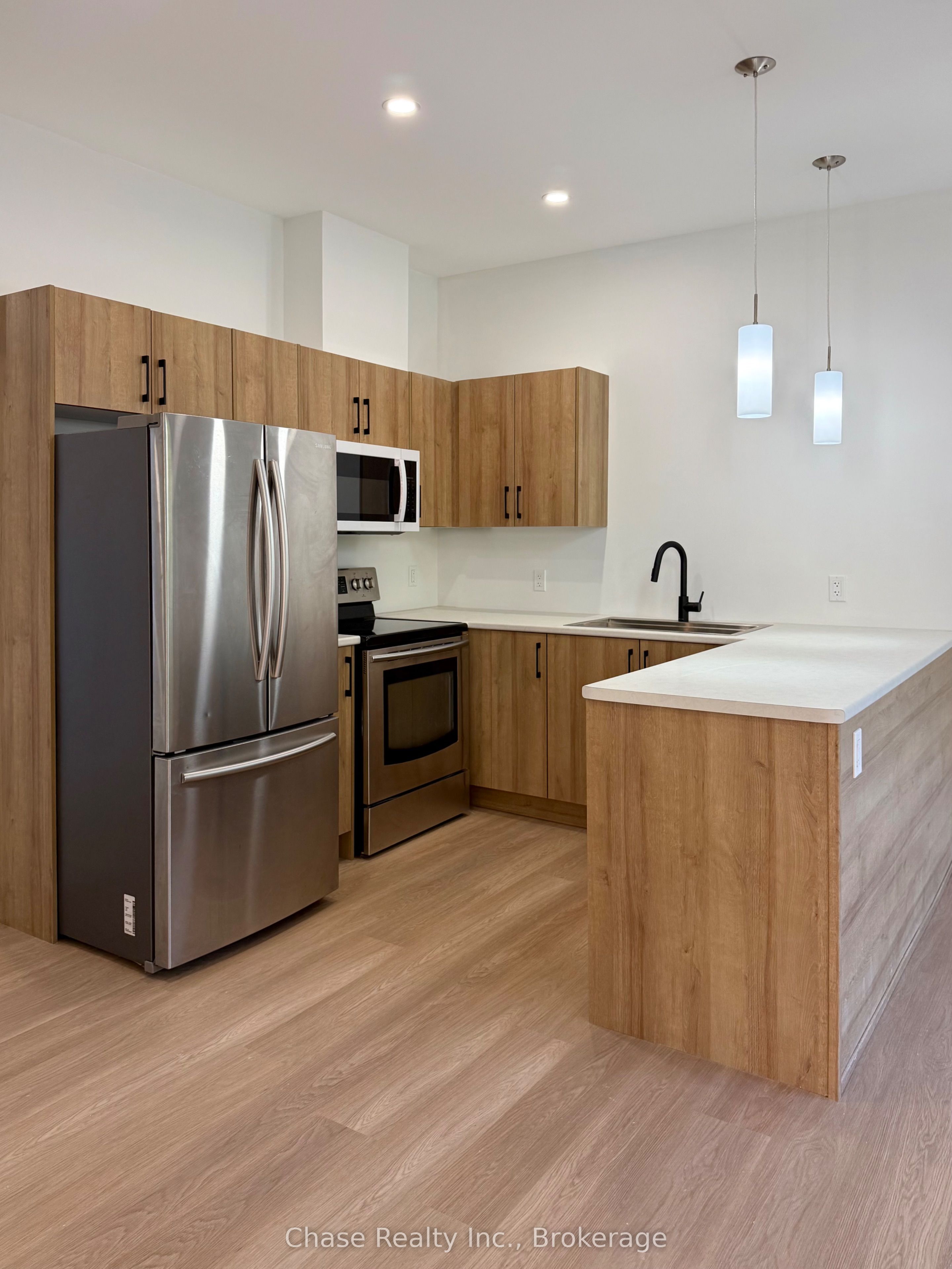 Unit 2 - 62 Gray Street, Severn 1