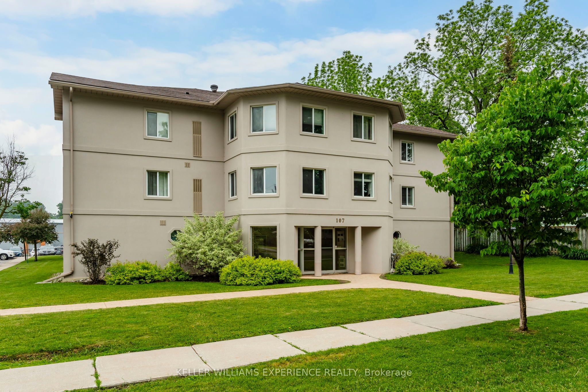 Unit 208 - 107 Bond Street, Orillia 1