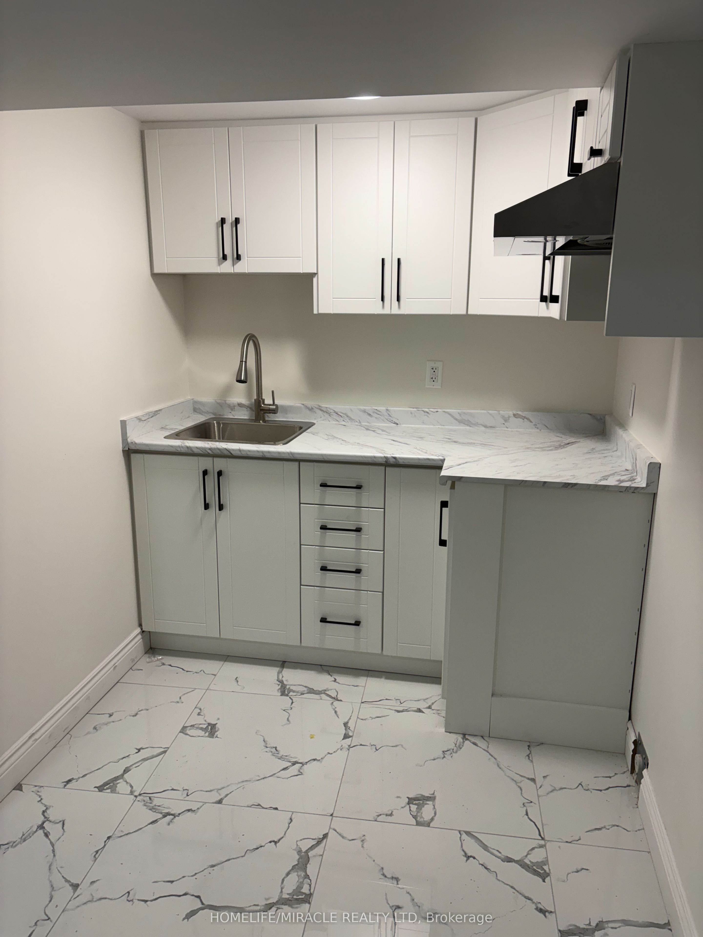 Unit Basement - 44 Sylvia Street, Barrie 2