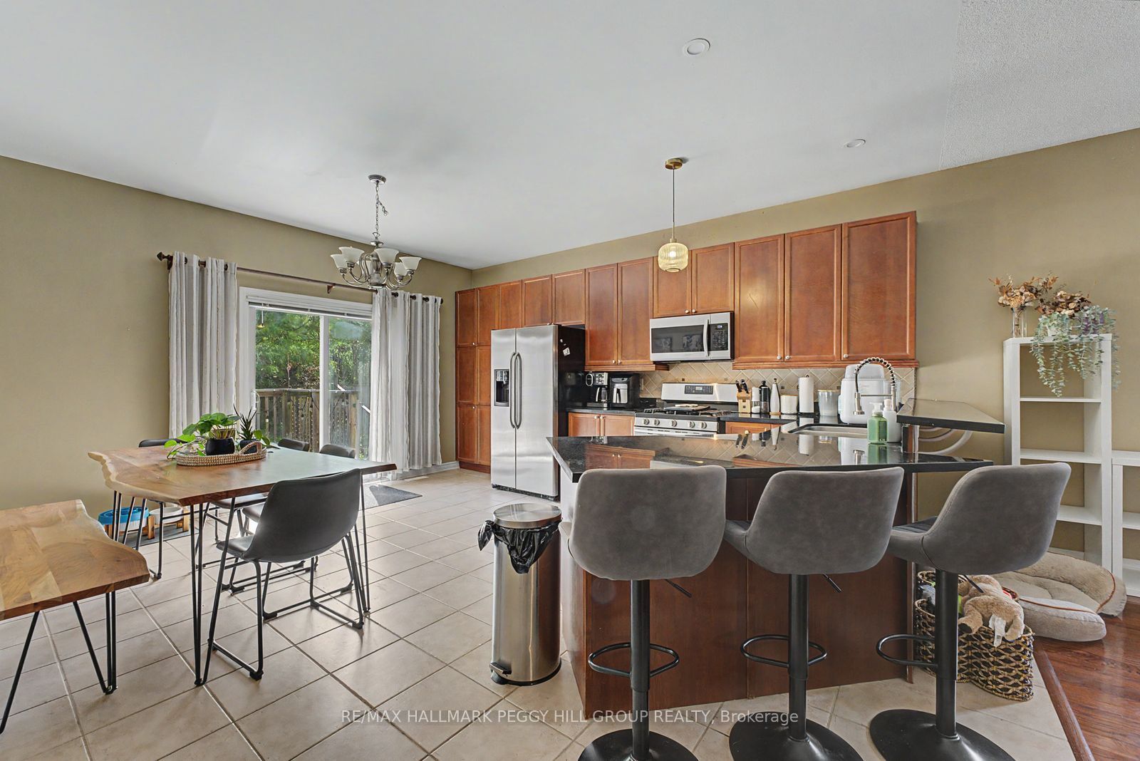 Unit Upper - 65 Jessica Drive, Barrie 2