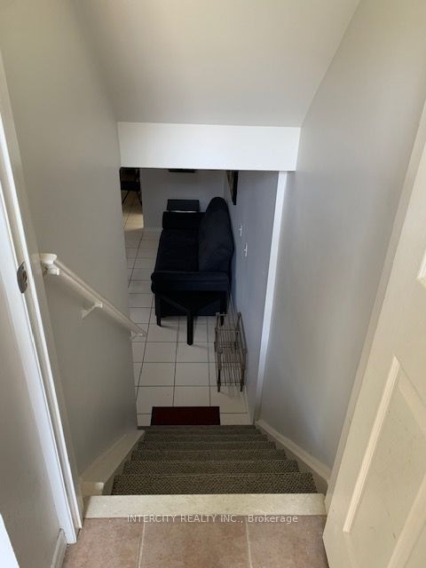 Unit Bsmt - 17 Aldwinckle Heights, North York 3