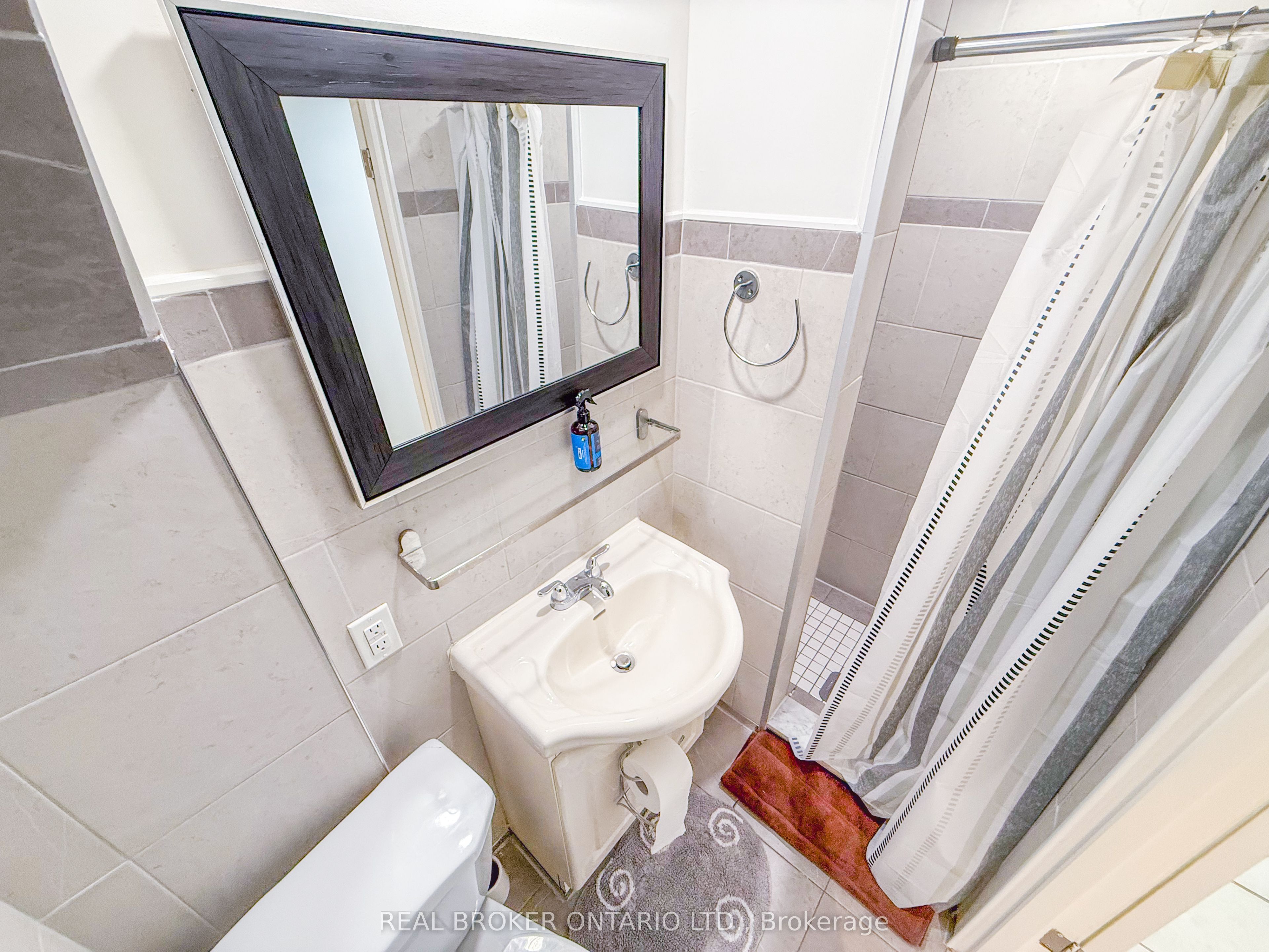 Unit Lower Level - 14 Gooch Court, Toronto 5