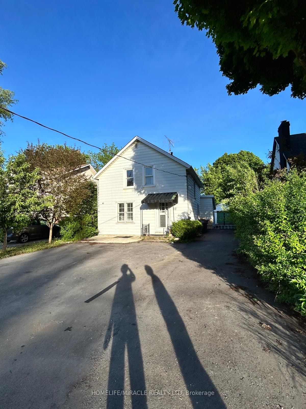 37 Clarence Street, Brampton 2