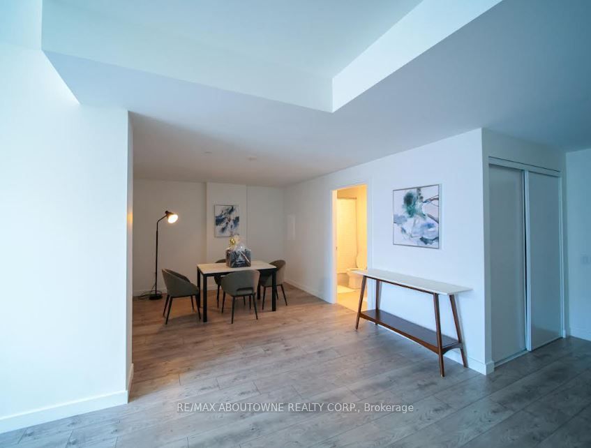 Unit A0412 - 125 BRONTE Road, Oakville 4