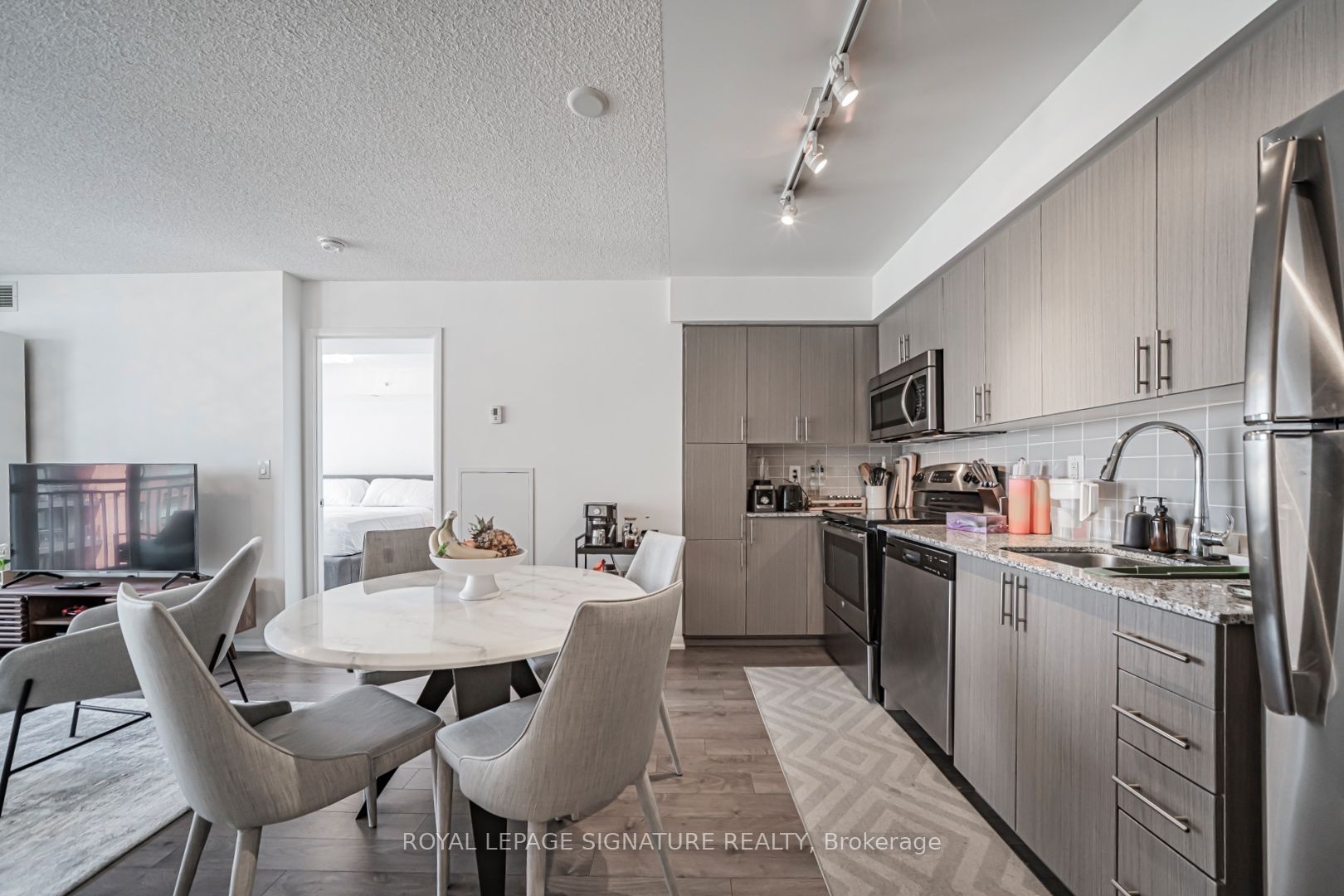 Unit 1017 - 830 Lawrence Avenue W, North York 3