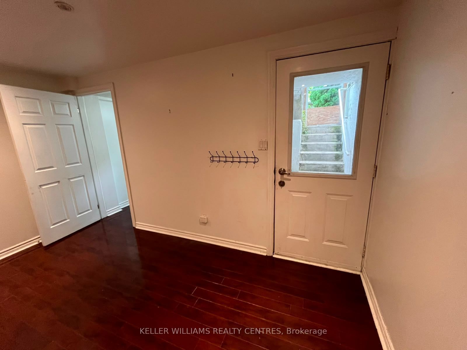 Unit Lower Rear - 2027 Davenport Road, Toronto 3