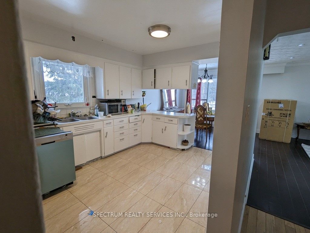 5006 Derry Road W, Burlington 5