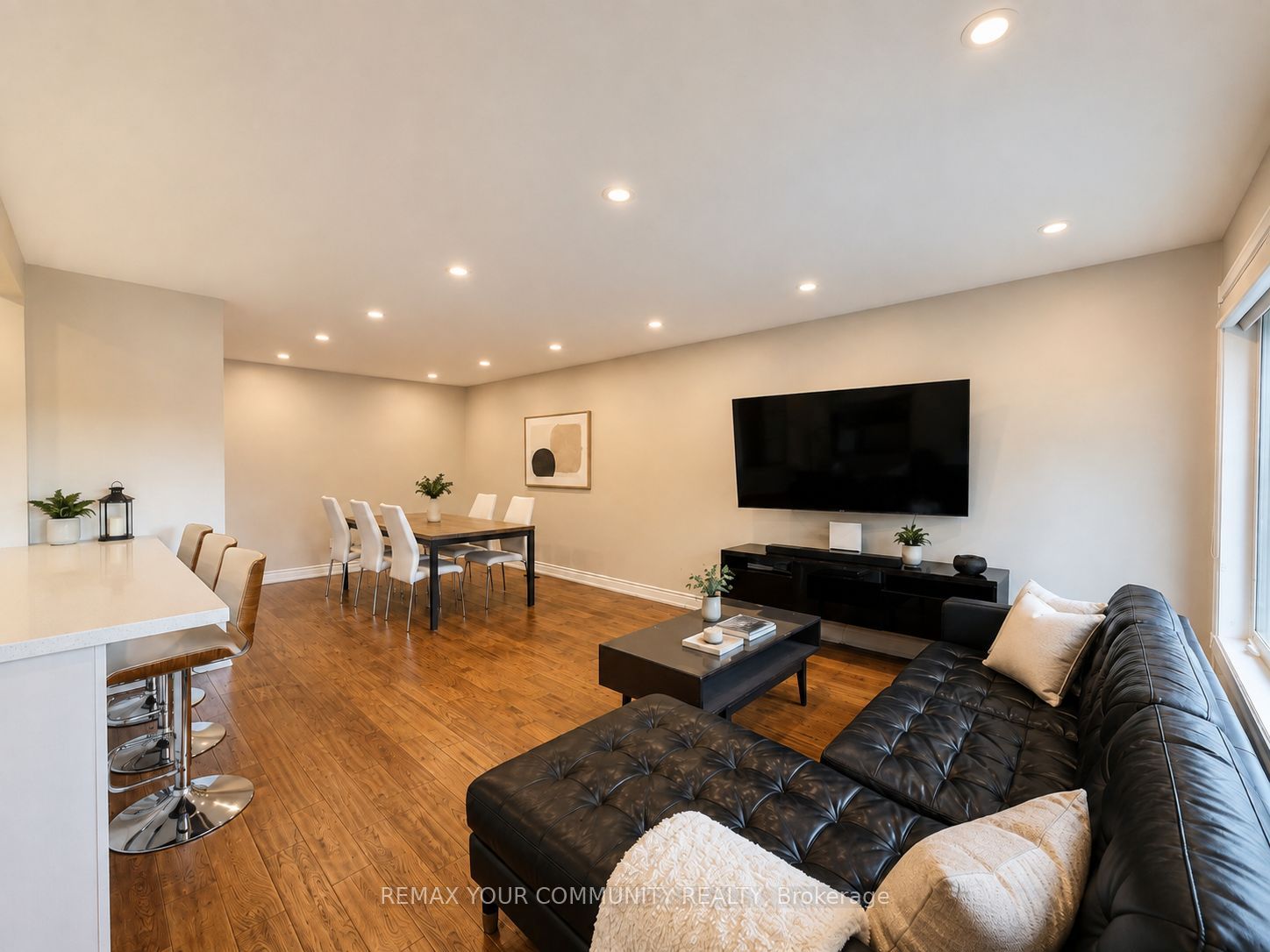 2508 Cobbinshaw Circle, Mississauga 2