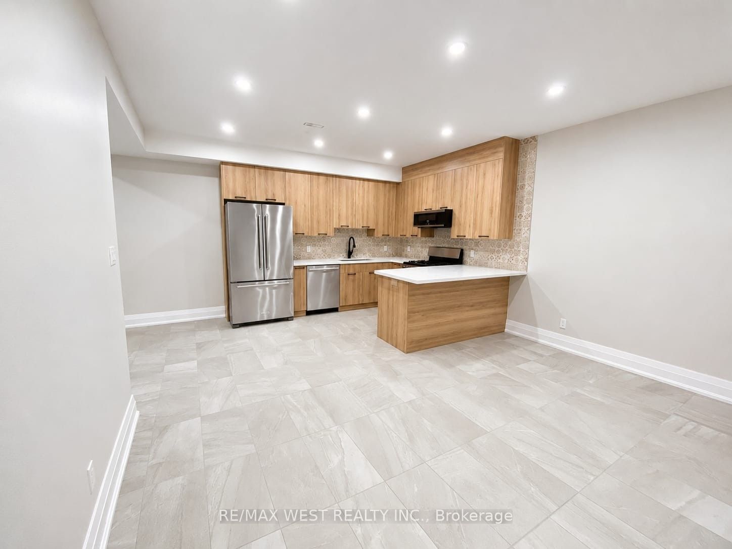 Unit Basement - 58 Aura Lea Boulevard, North York 4
