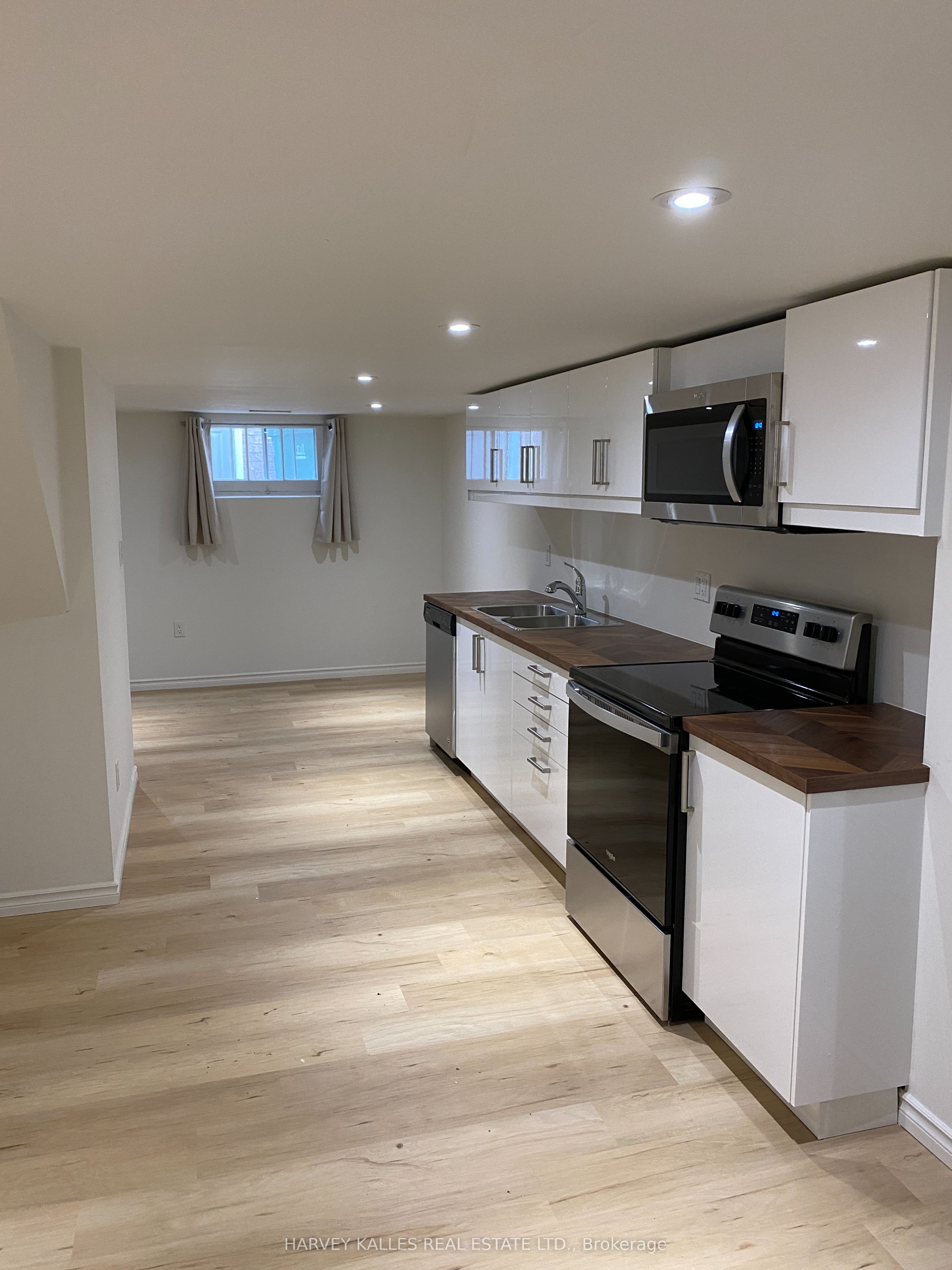 Unit Lower - 47 Stayner Avenue, North York 4