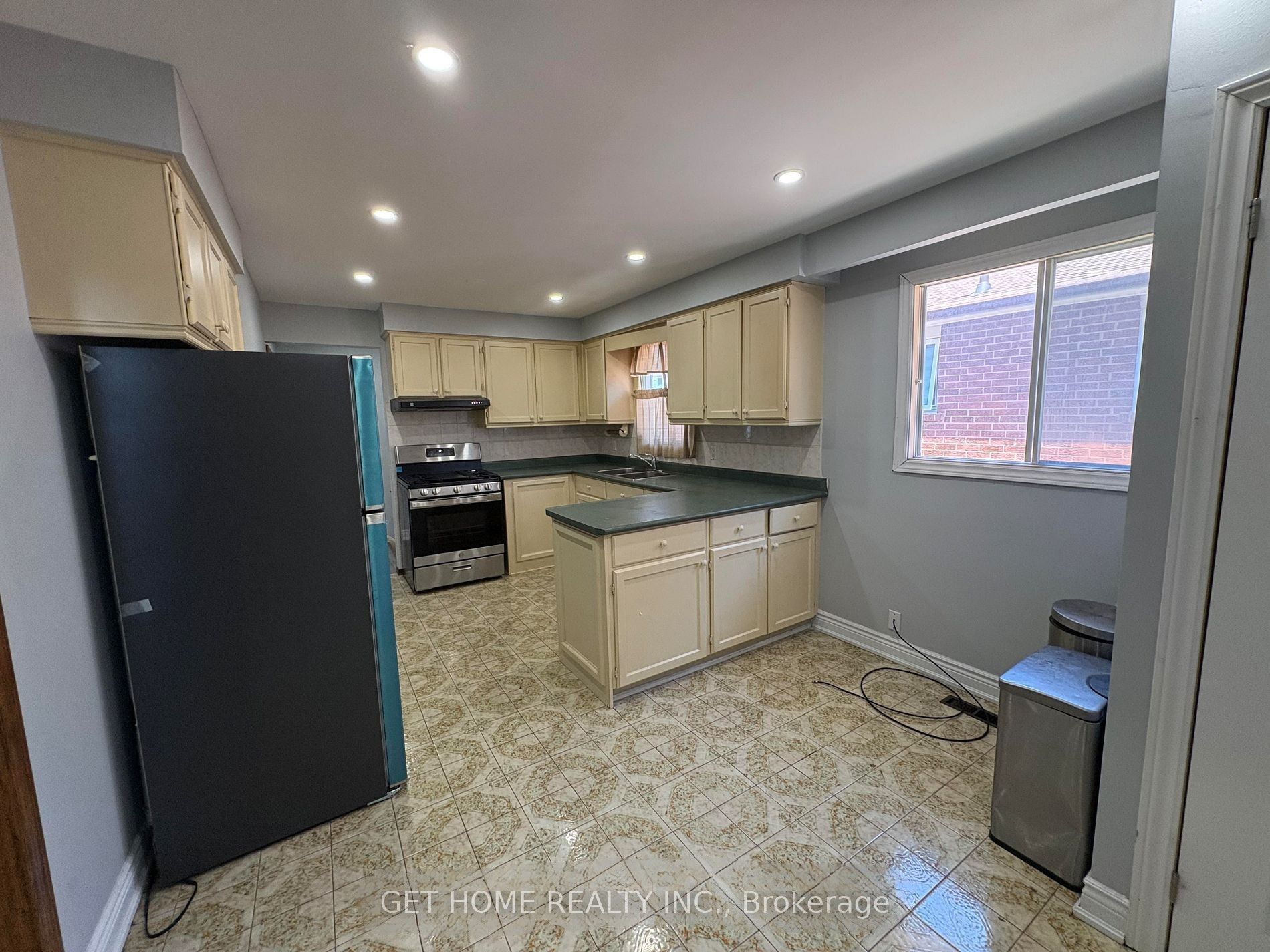 Unit Main - 55 Major Oaks Drive, Brampton 3