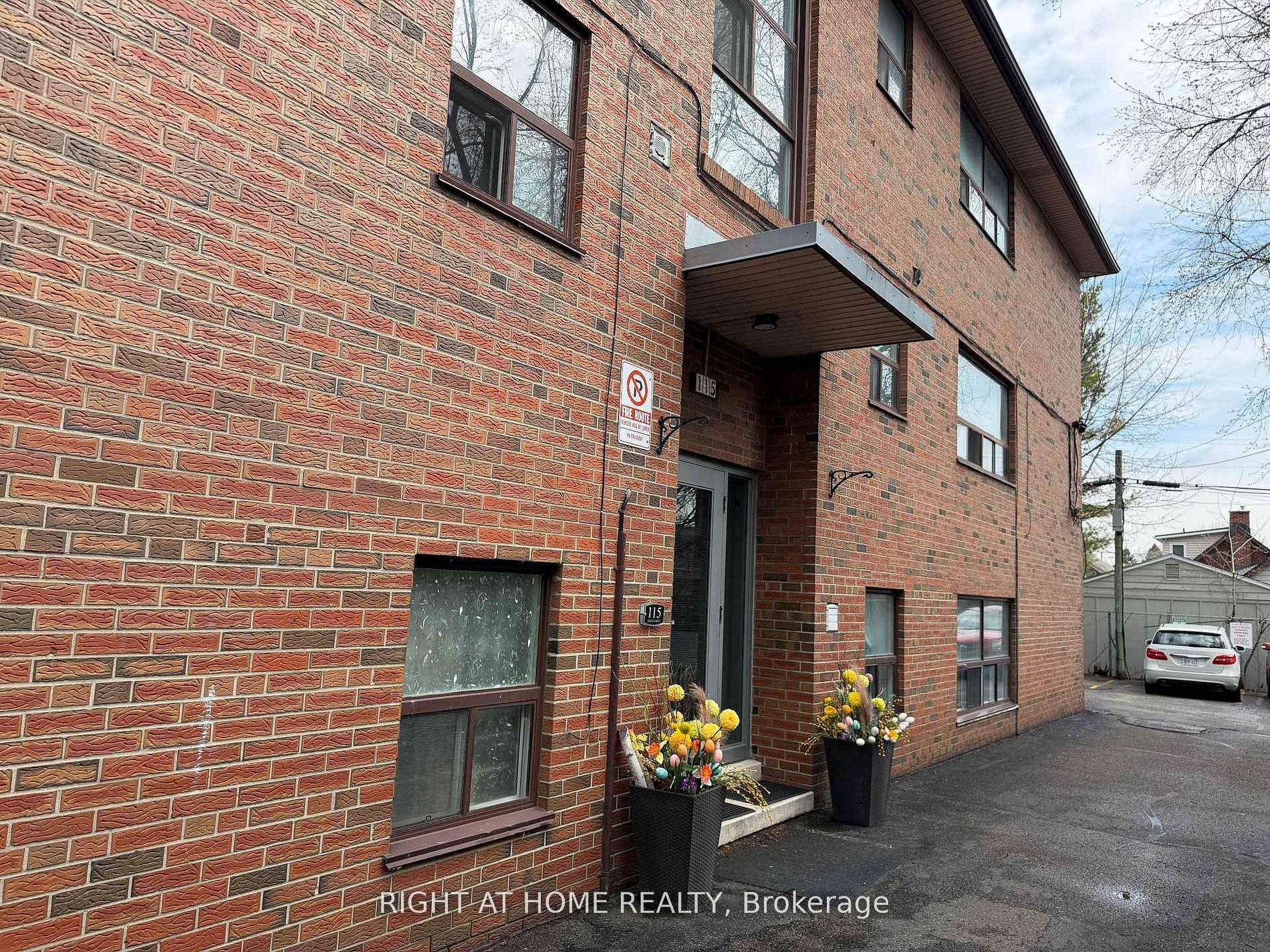 Unit 3 - 115 Eighth Street, Etobicoke 2