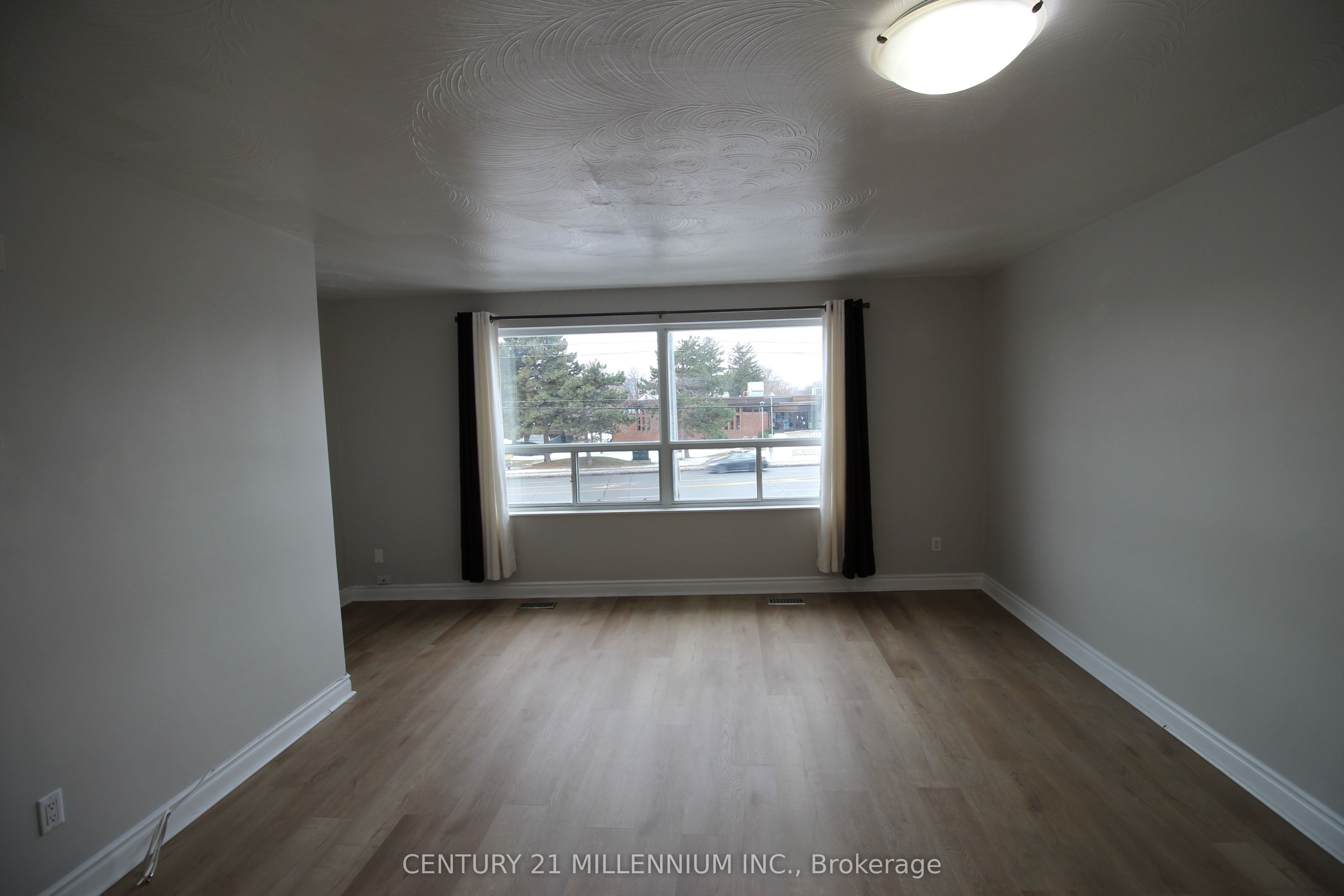 Unit Upper - 2991 Islington Avenue, North York 4