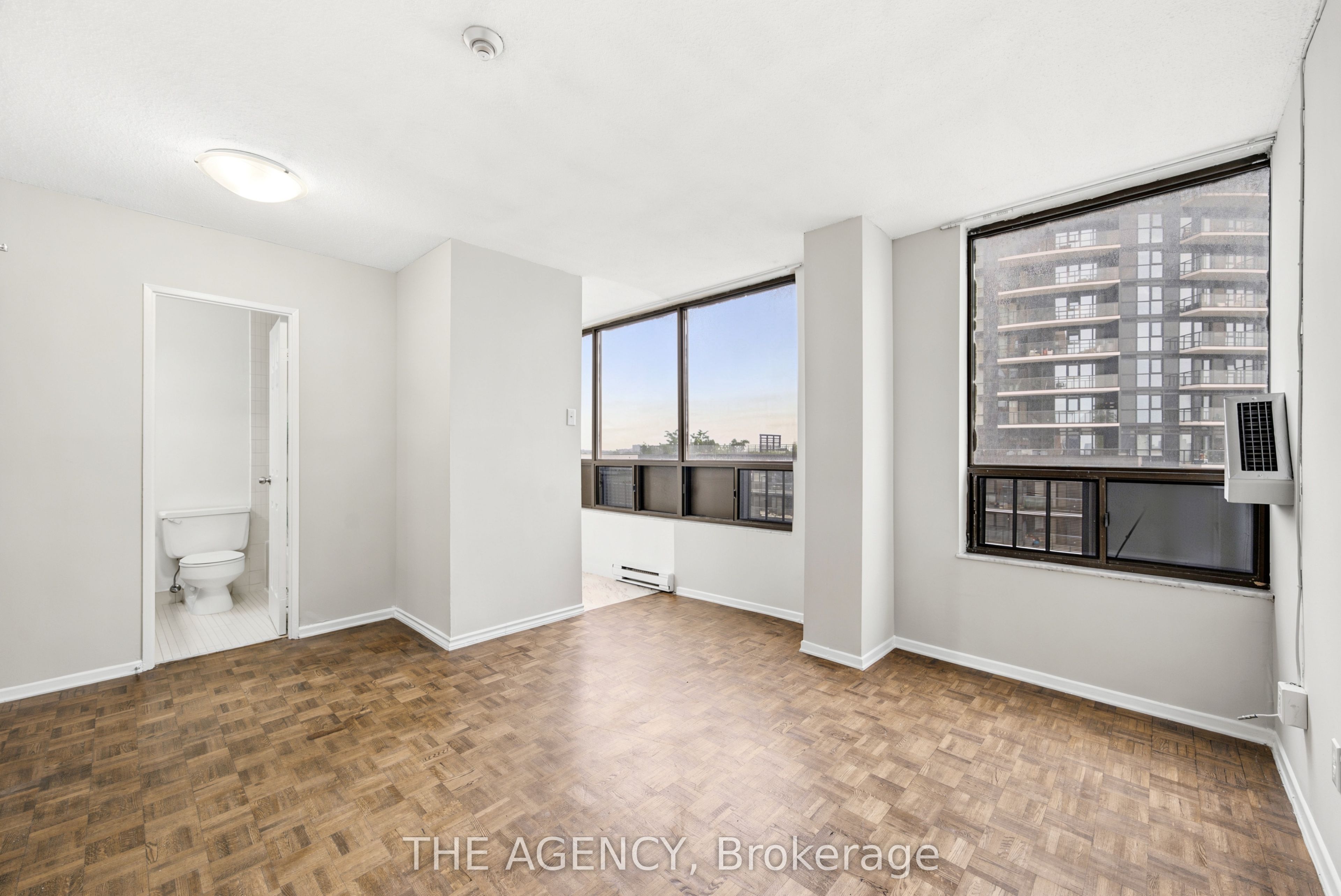 Unit 1019B - 2360 Dundas Street W, Toronto 4