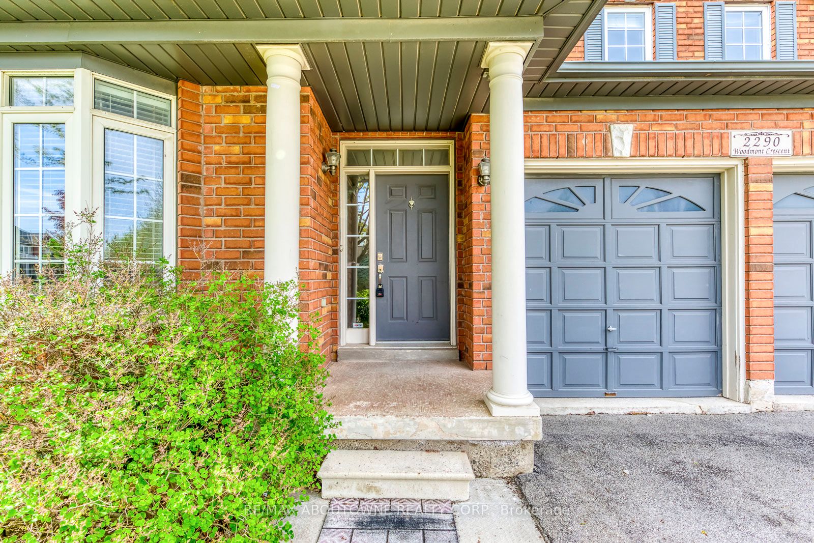 2290 Woodmont Crescent S, Oakville 3