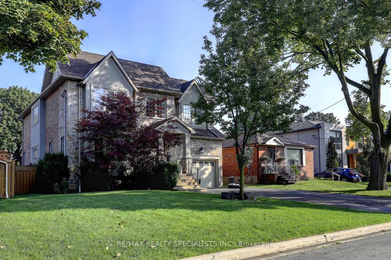 7 Fairlin Drive, Etobicoke 2