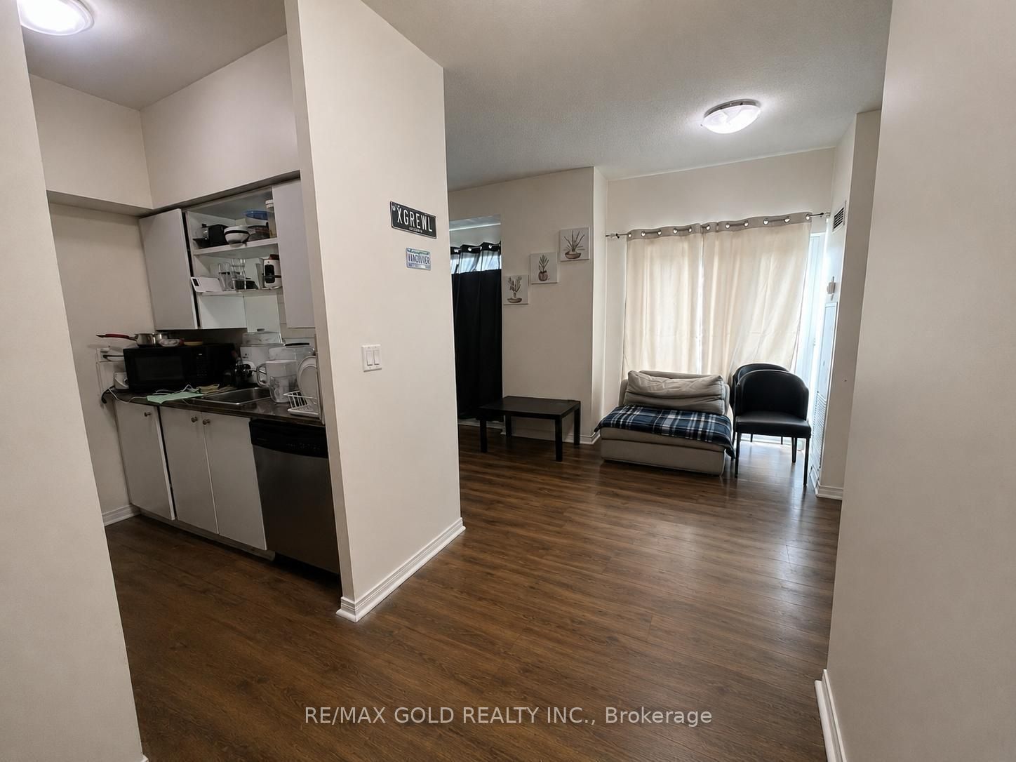 Unit 307 - 215 Queen Street E, Brampton 2