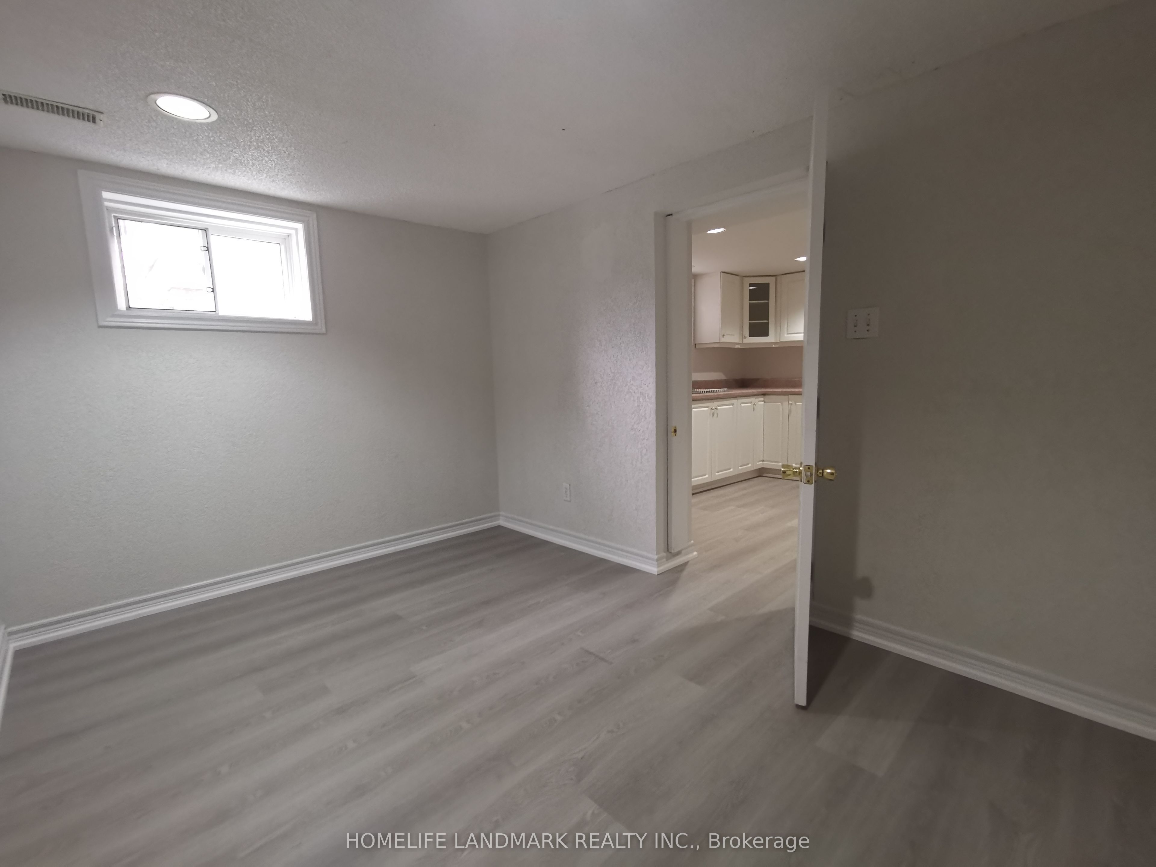 Unit Basement - 288 Maple Leaf Drive, North York 4