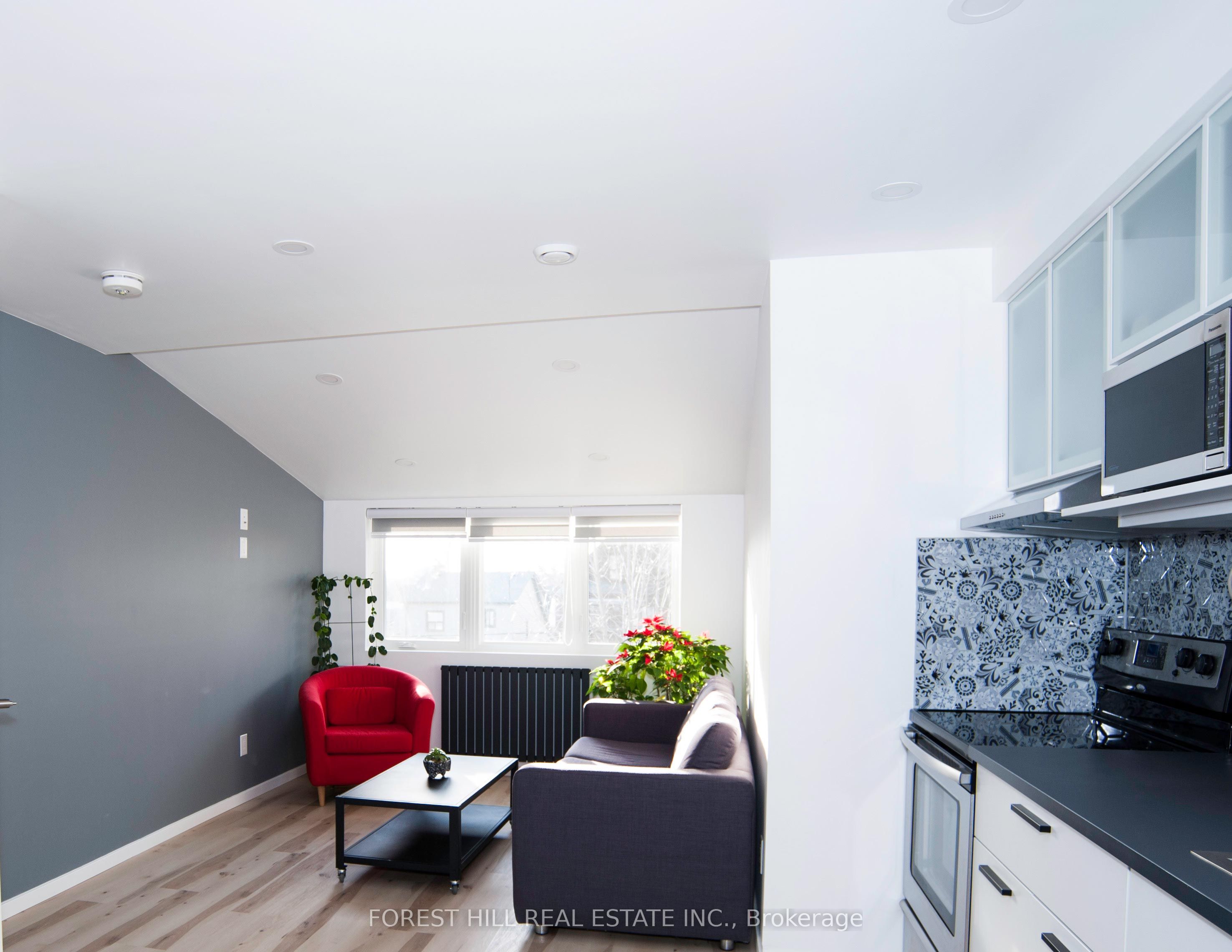 Unit Second Floor - 214 Blackthorn Avenue, Toronto 2