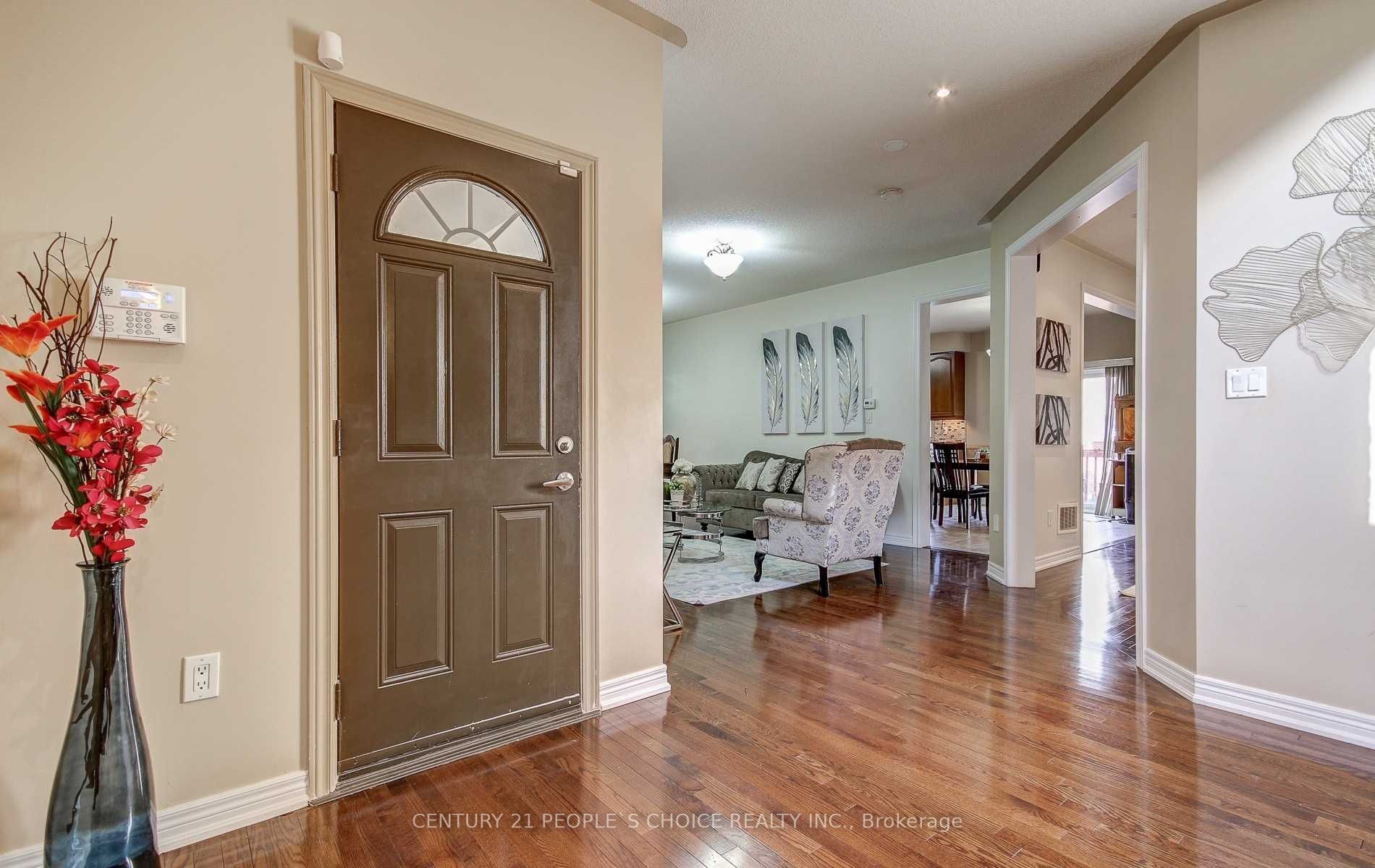 Unit Upper - 3 Seastar Road, Brampton 2