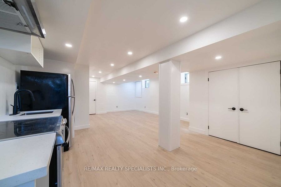 Unit Lower - 29 Goodwood Avenue, Toronto 4
