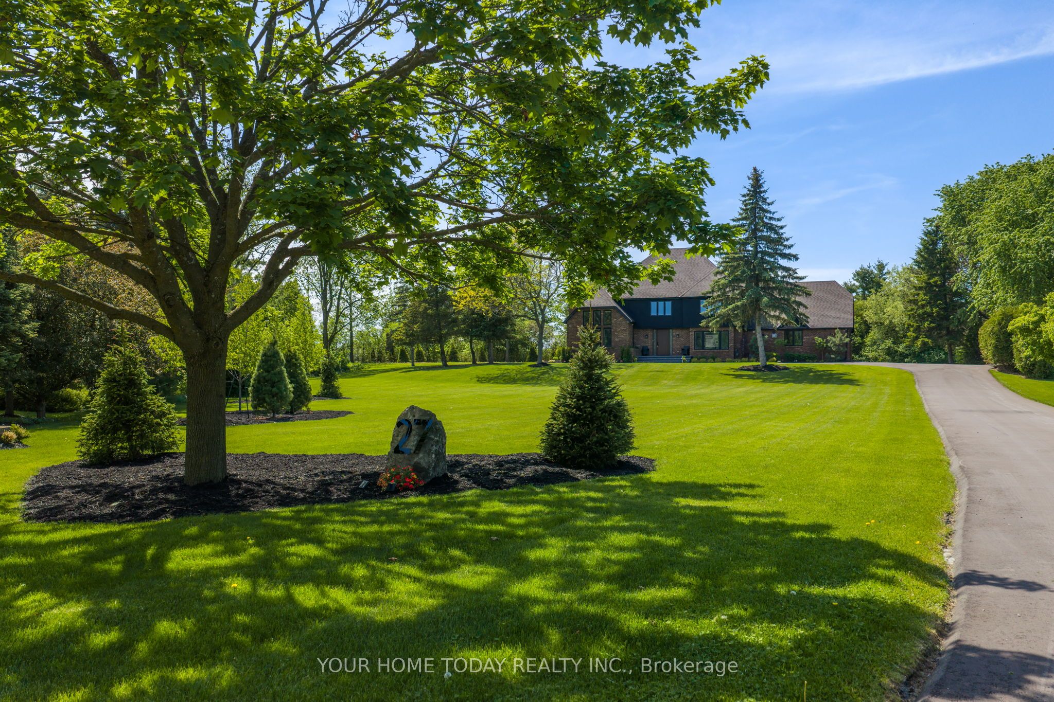 27 Chantelay Crescent, Halton Hills 5