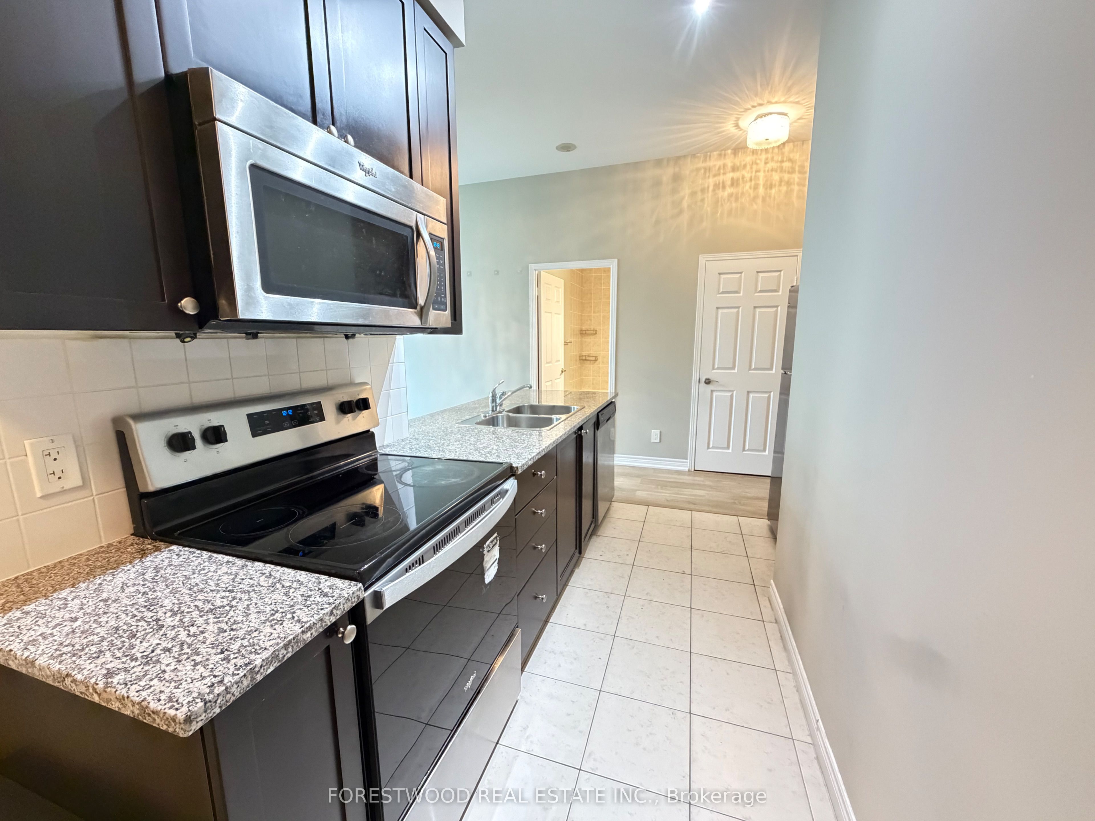Unit 101 - 339 Rathburn Road W, Mississauga 4