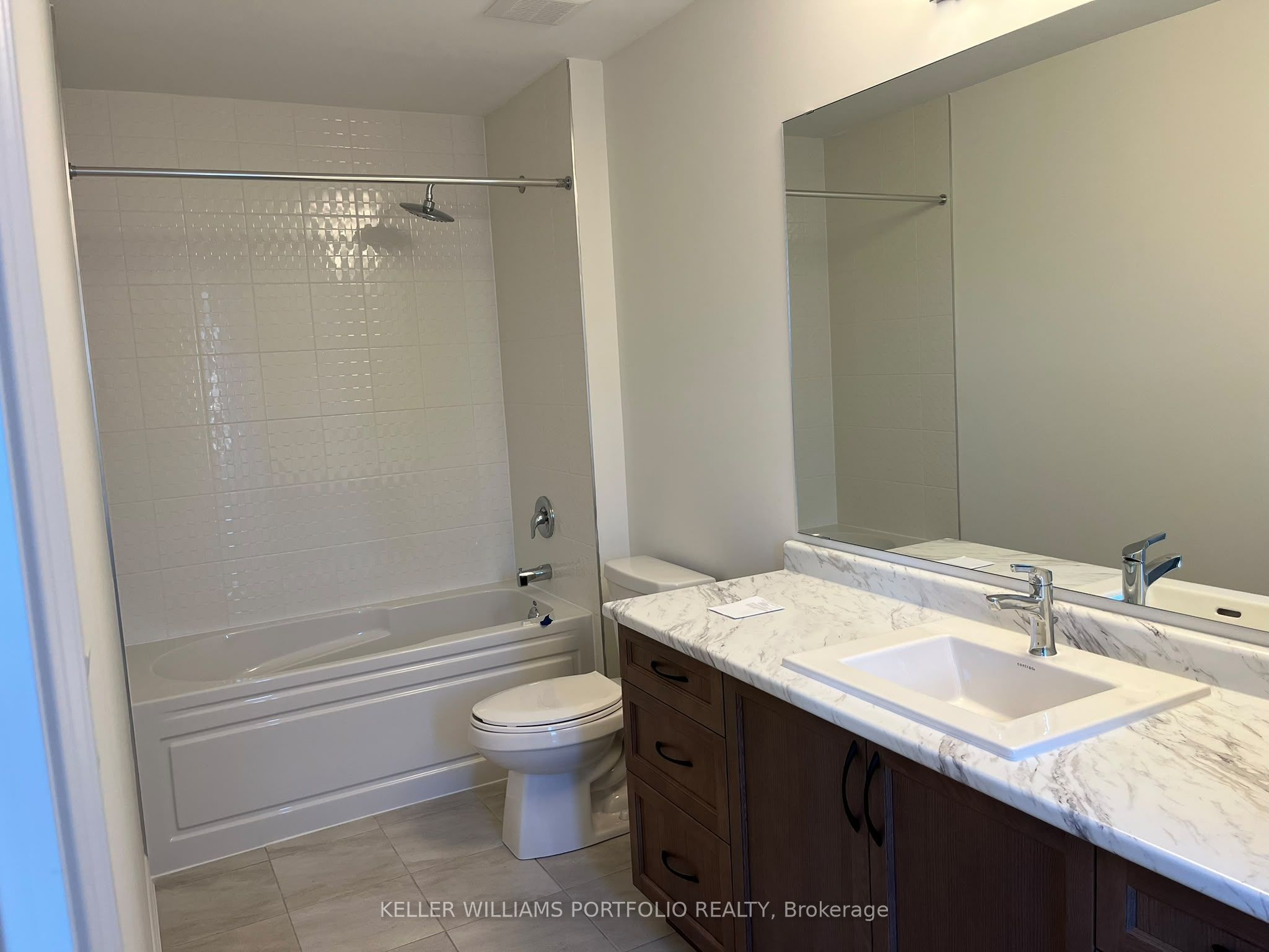 Unit Upper - 8 Thornbird Crescent, Brampton 3