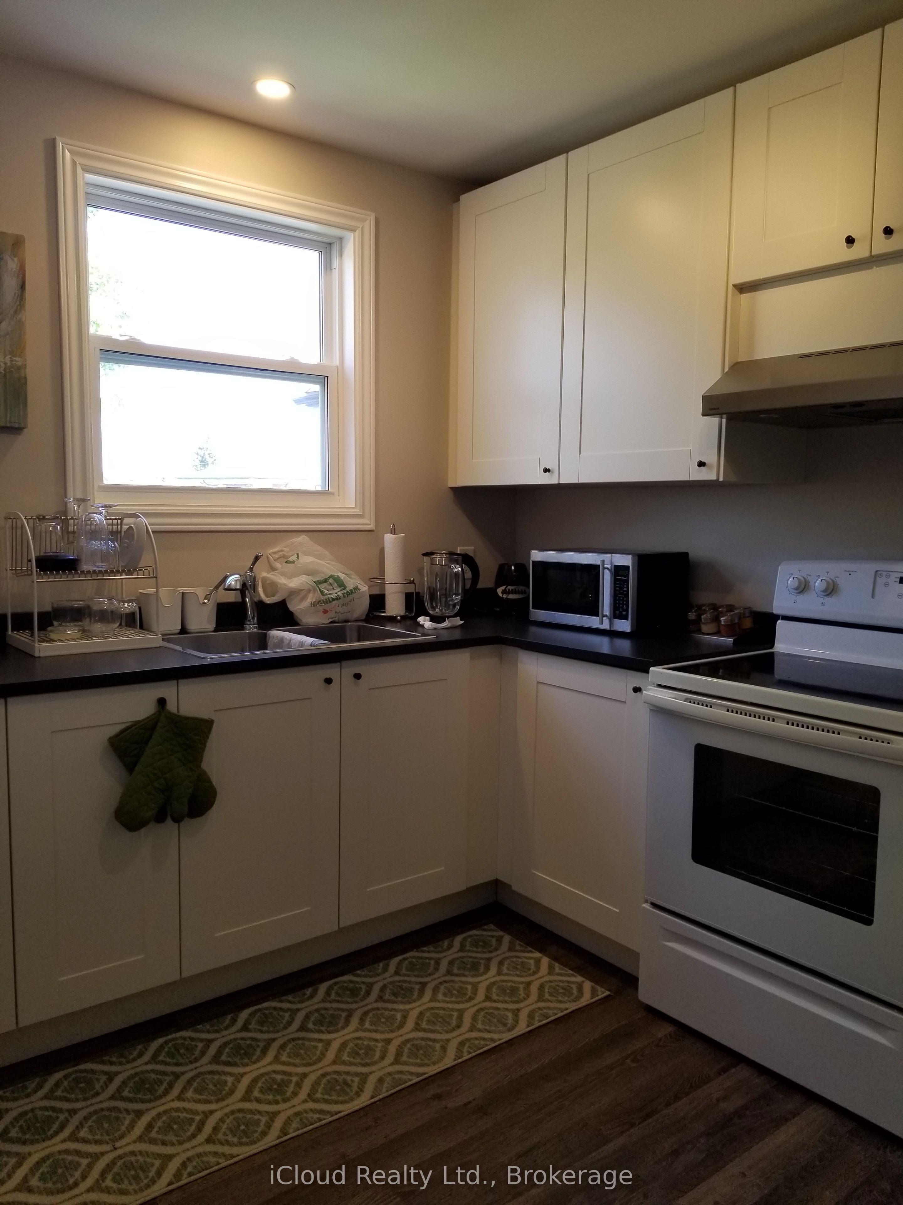 Unit 2C - 795 Lakeshore Road E, Mississauga 4
