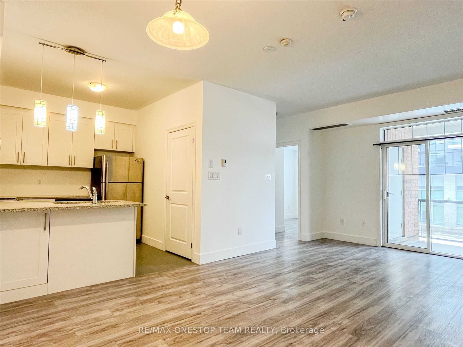 Unit 209 - 2338 Taunton Road, Oakville 3