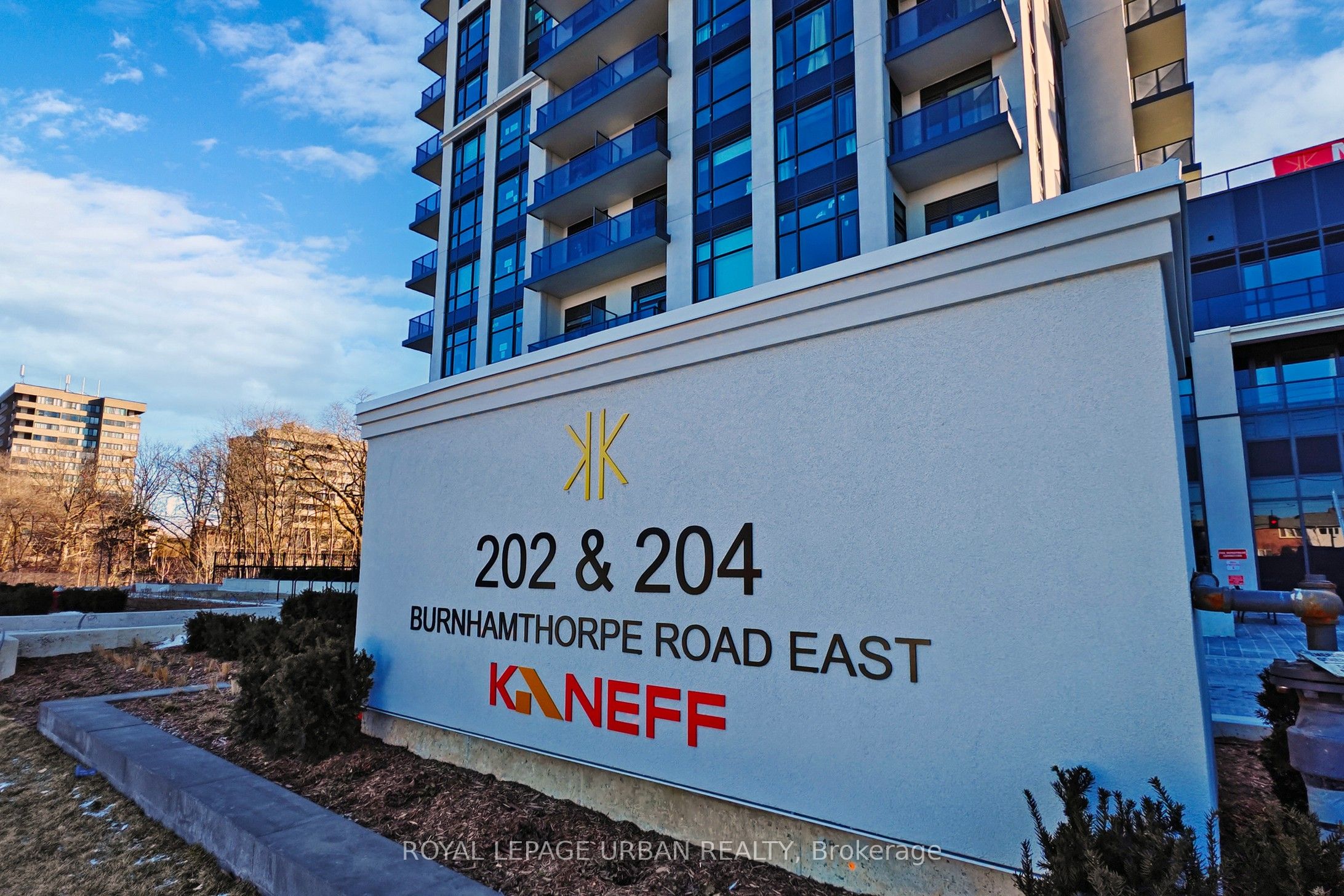 Unit 1108 - 204 Burnhamthorpe Road E, Mississauga 2