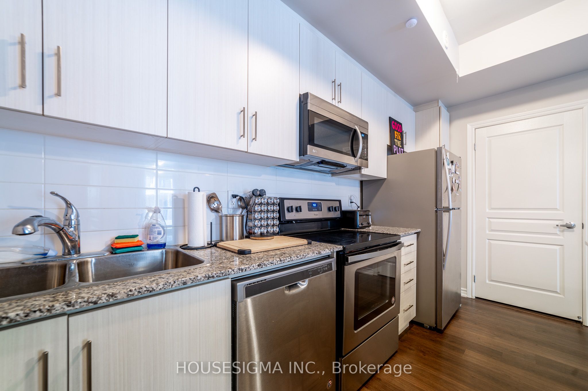 Unit 23 - 140 Long Branch Avenue, Etobicoke 5