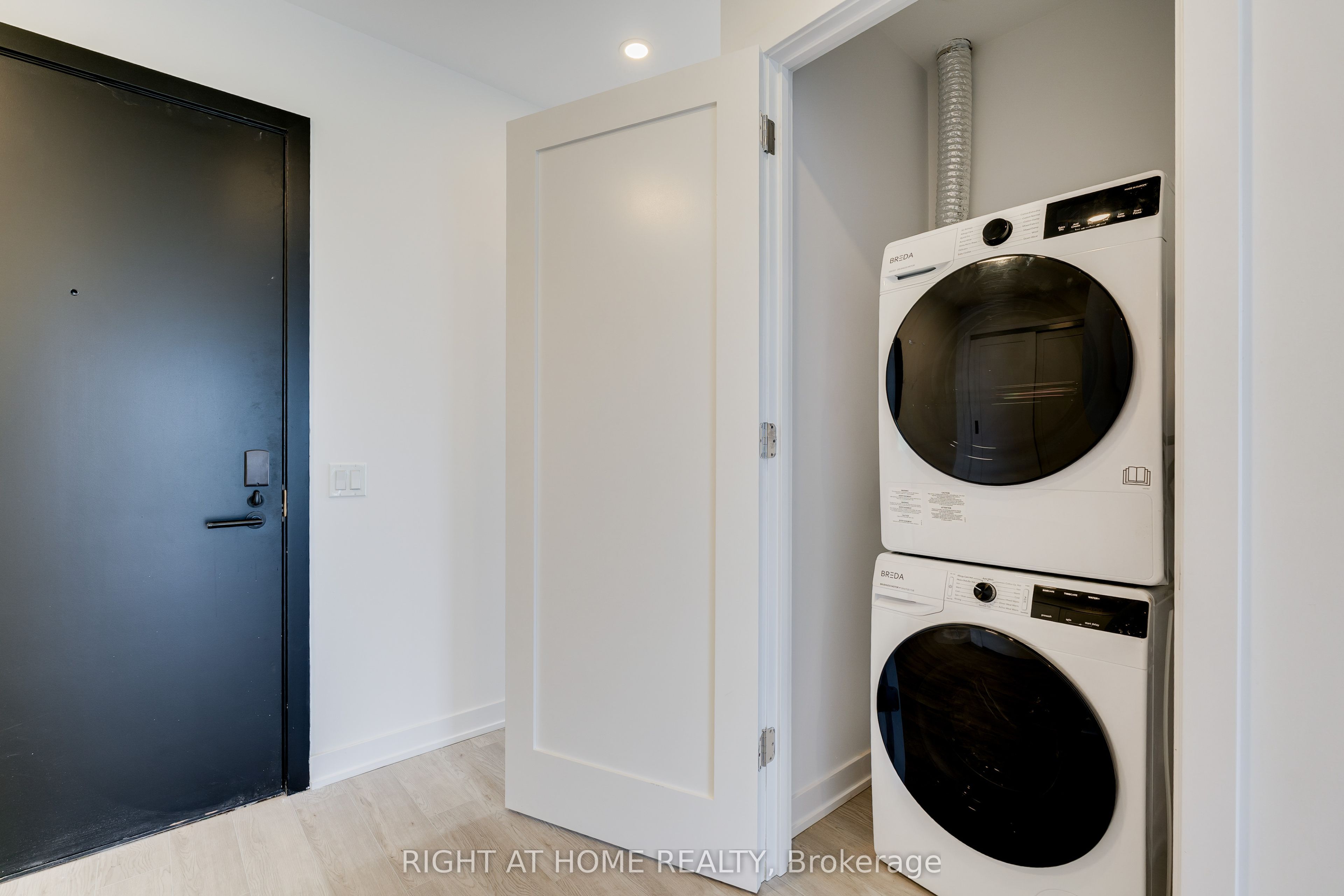 Unit 618 - 2946 Dundas Street W, Toronto 4