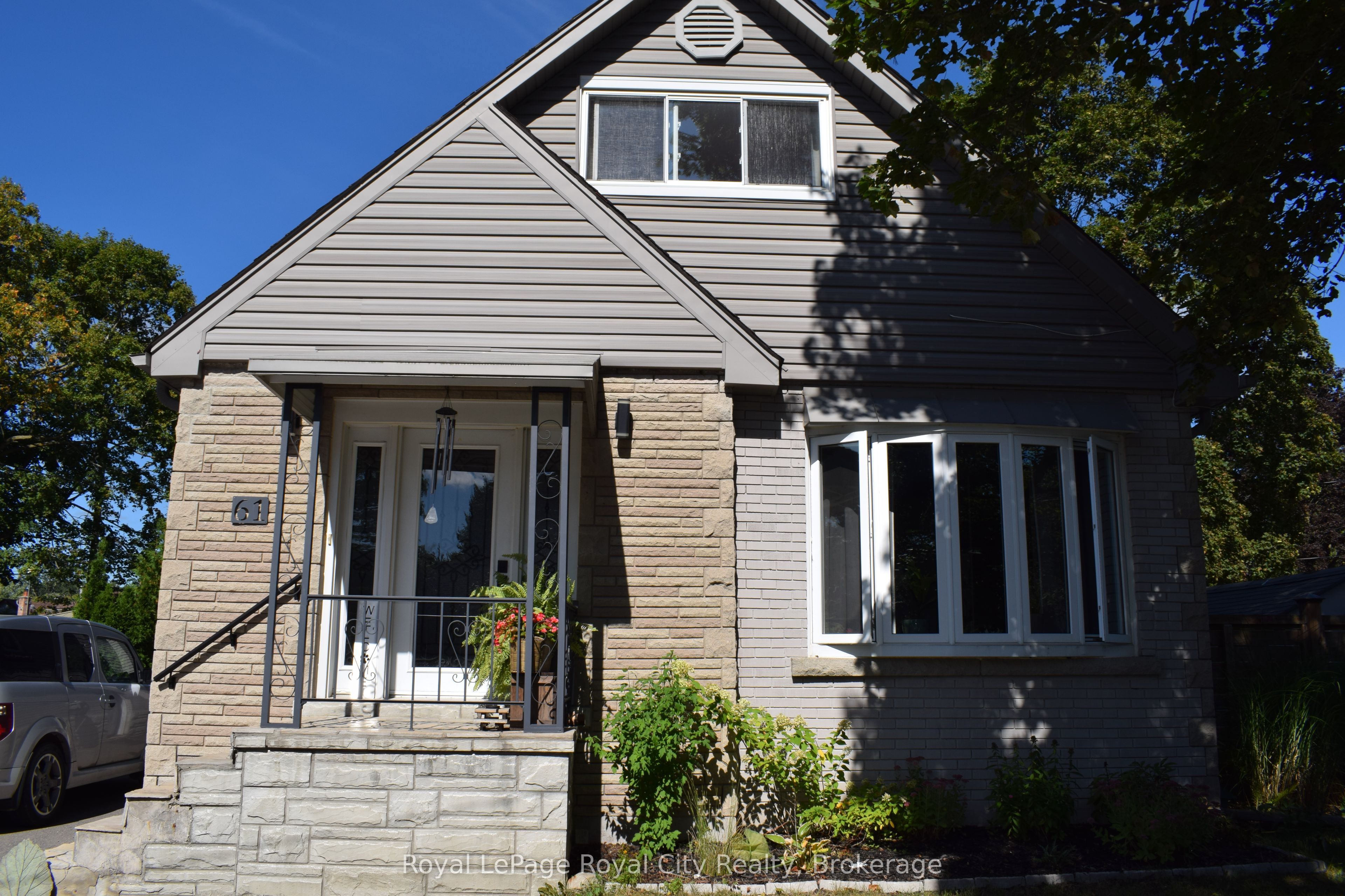 61 Nelson Court, Halton Hills 2