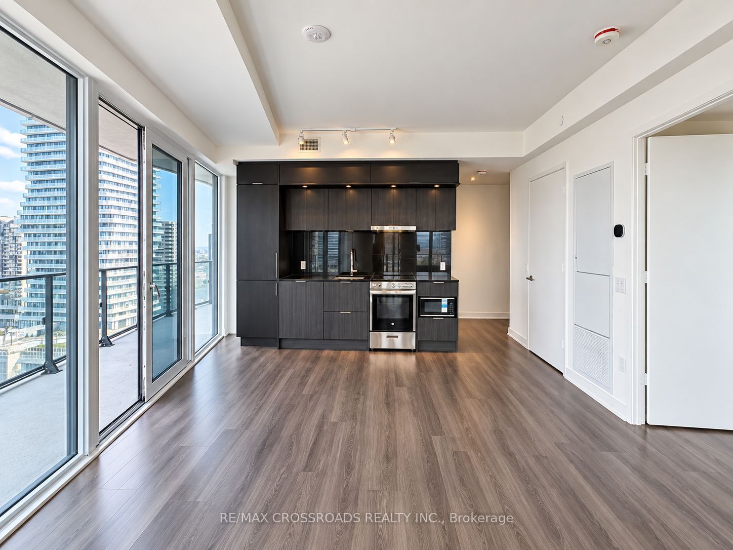 Unit 1304 - 448 Burnhamthorpe Road W, Mississauga 3
