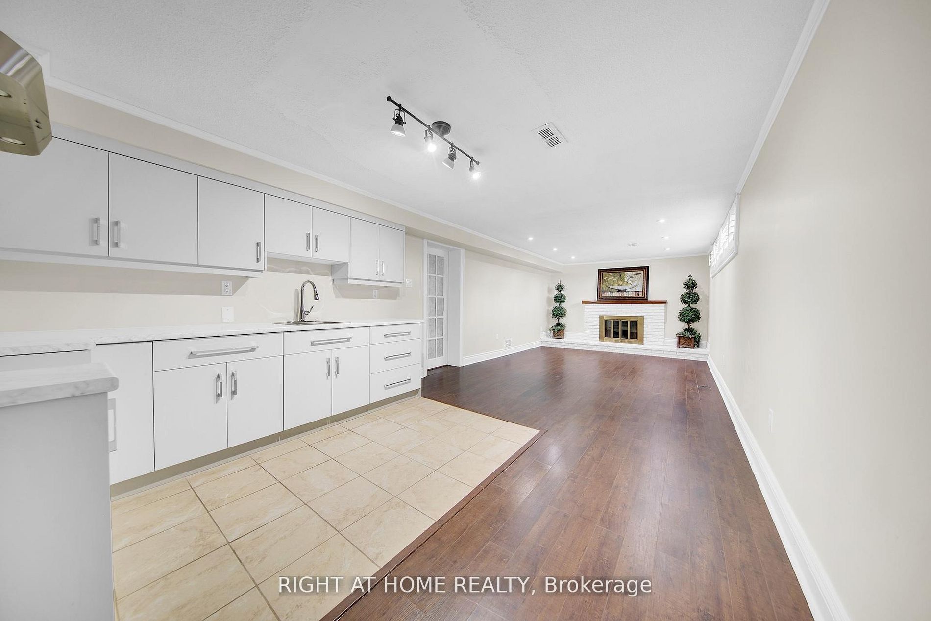 Unit Basement - 19 Wall Avenue, North York 2