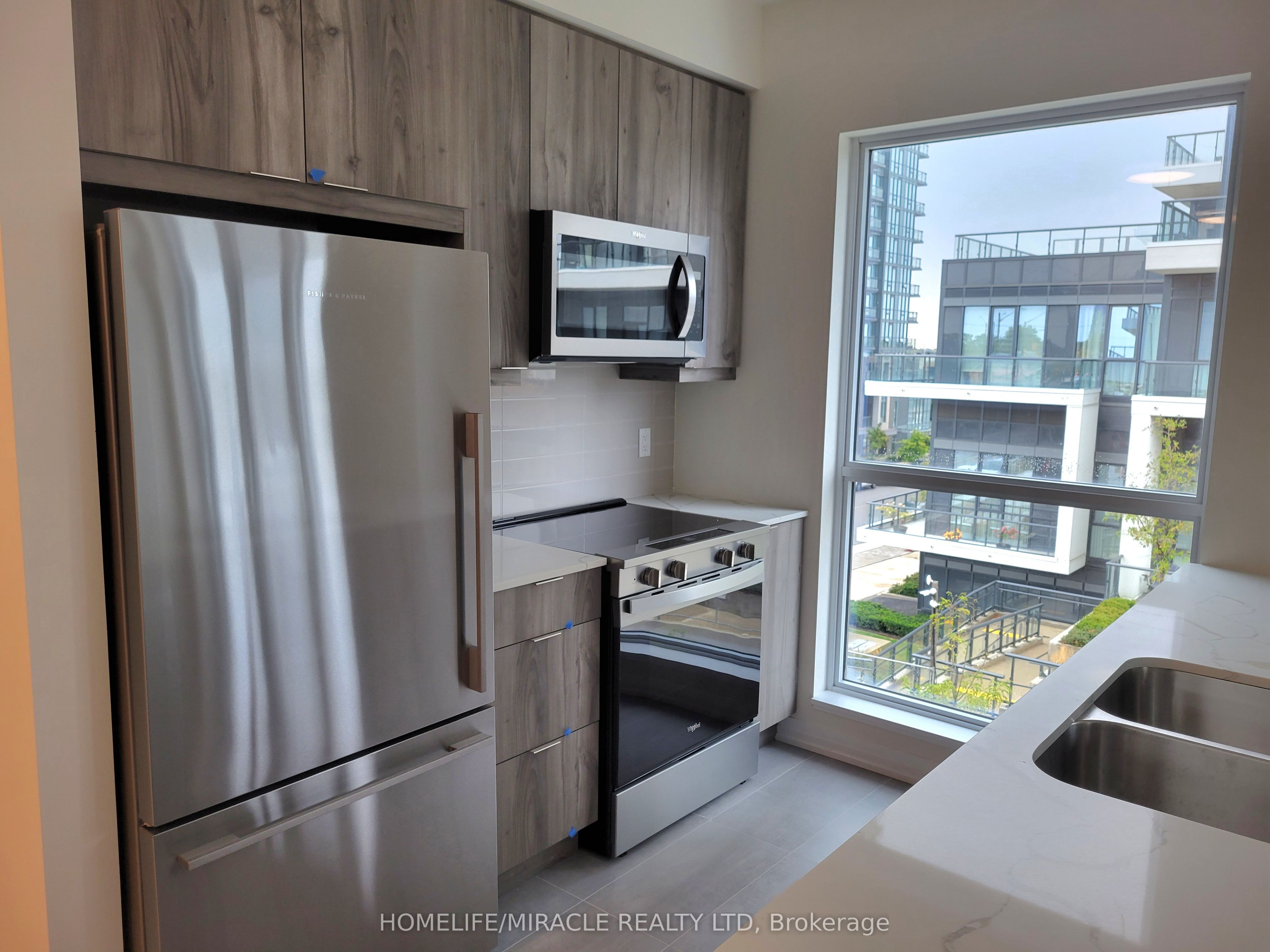 Unit 210 - 15 Watergarden Drive, Mississauga 5