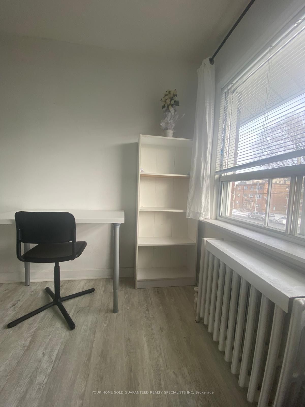 Unit 2nd floor room - 2518 Lake Shore Boulevard, Etobicoke 3