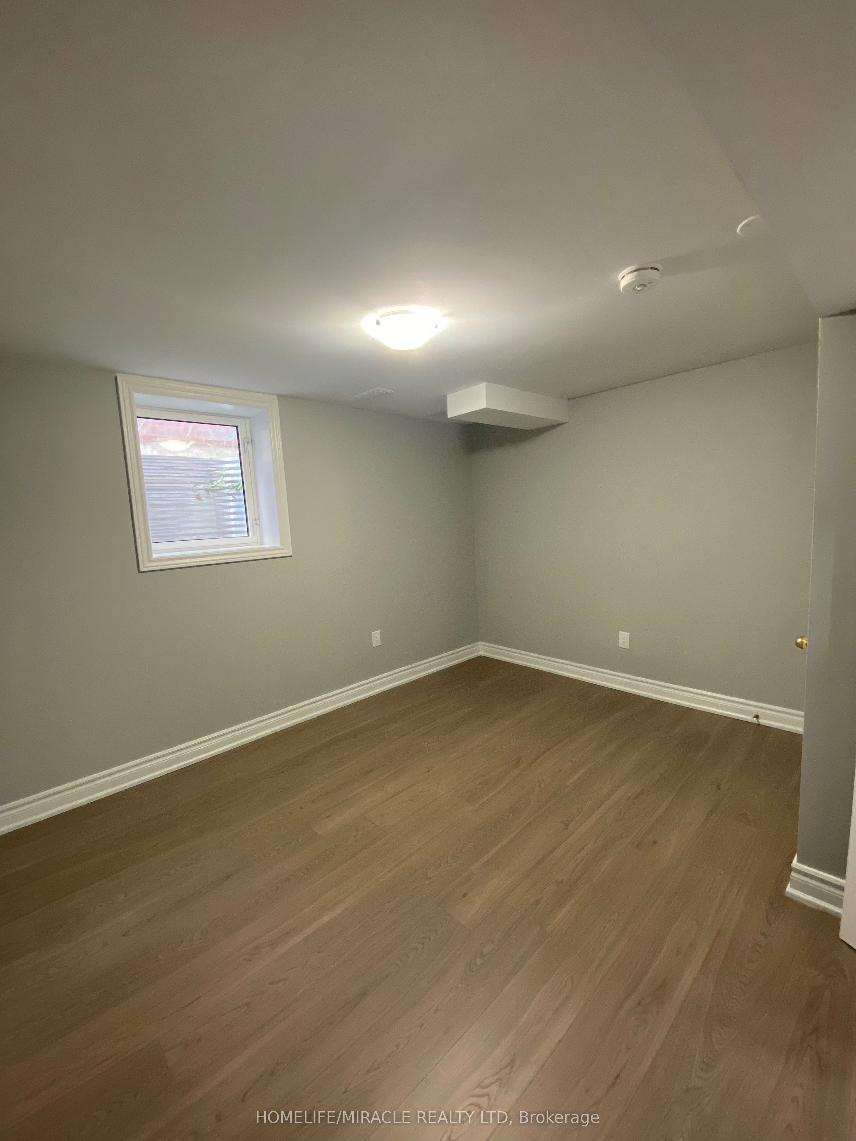Unit Bsmt - 53 Parkside Drive, Brampton 5