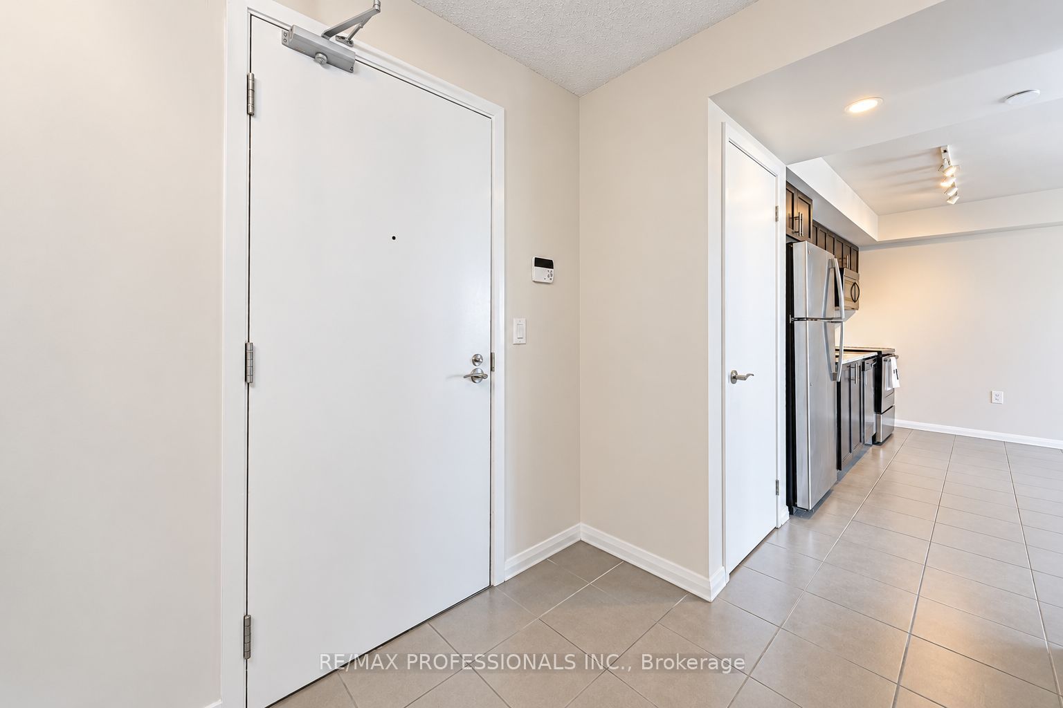 Unit 2005 - 830 Lawrence Avenue W, North York 4