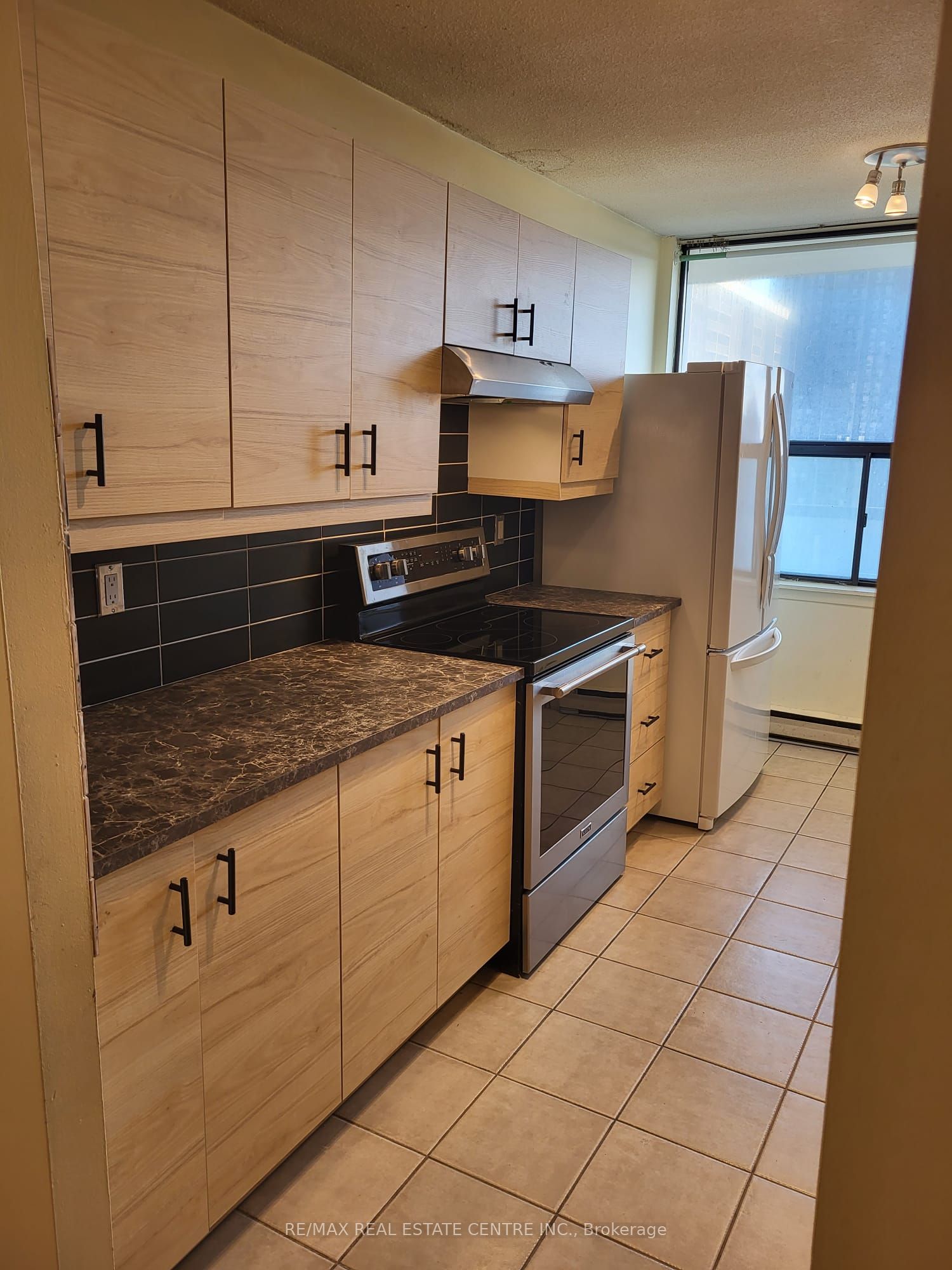 Unit 1202 - 17 Knightsbridge Road, Brampton 5