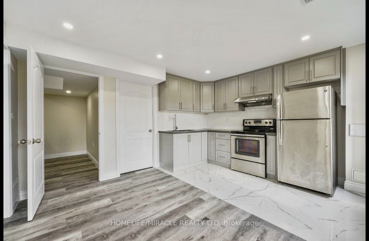 Unit Bsmt - 18 Tysonville Circle, Brampton 3