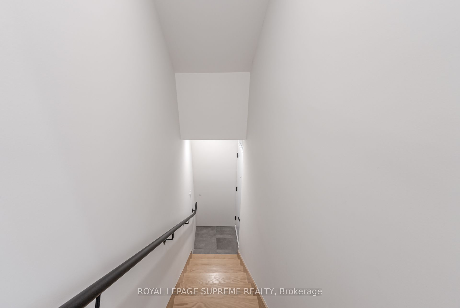 Unit 3 - 101 Bernice Crescent, Toronto 5